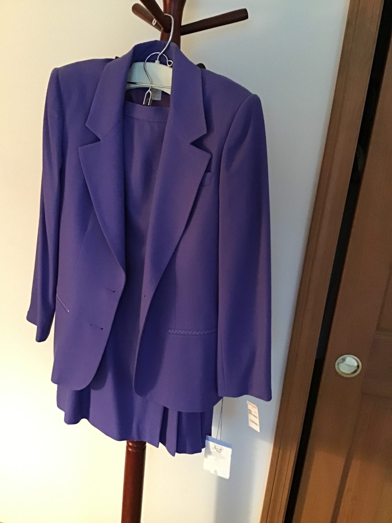 Women’s size 14w with tags - size 10 with tags - image 4 of 4