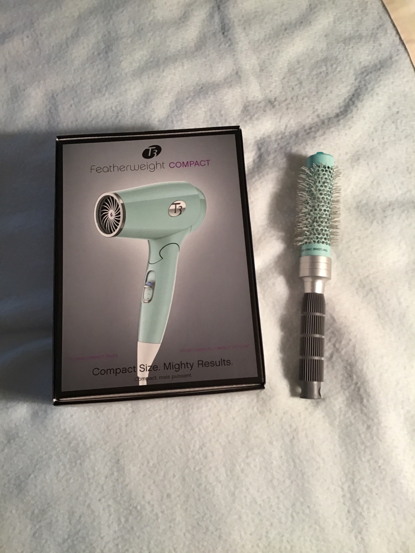 T3 Featherweight Compact Hair Dryer with attachments - image 2 of 3