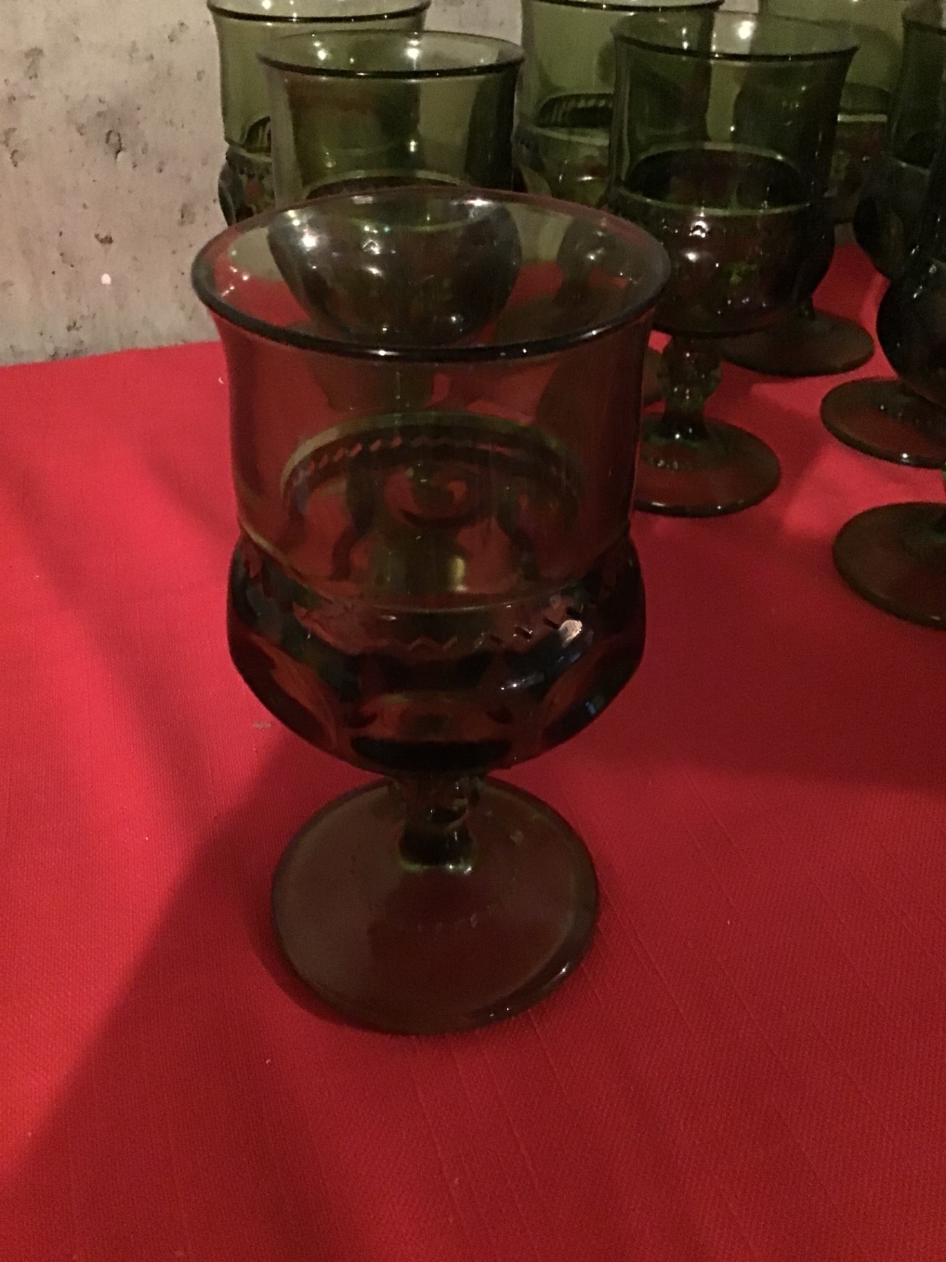 Set of green Stemmed Wine Glasses - image 2 of 2