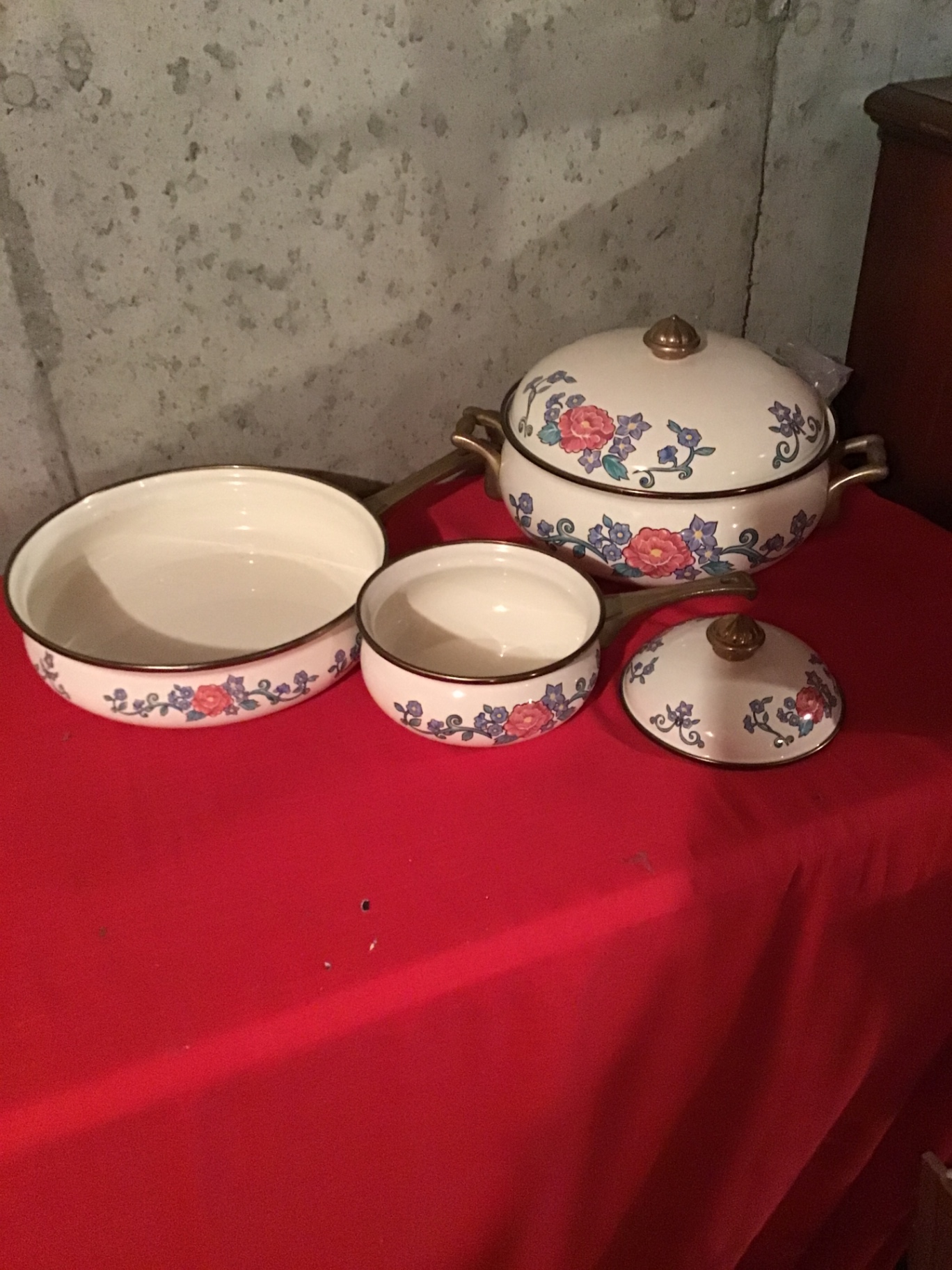 Floral ceramic casserole and serving set - image 1 of 2