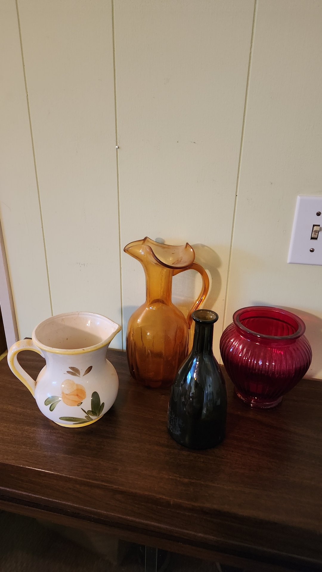 Assorted decorative vases and pitchers - image 2 of 3