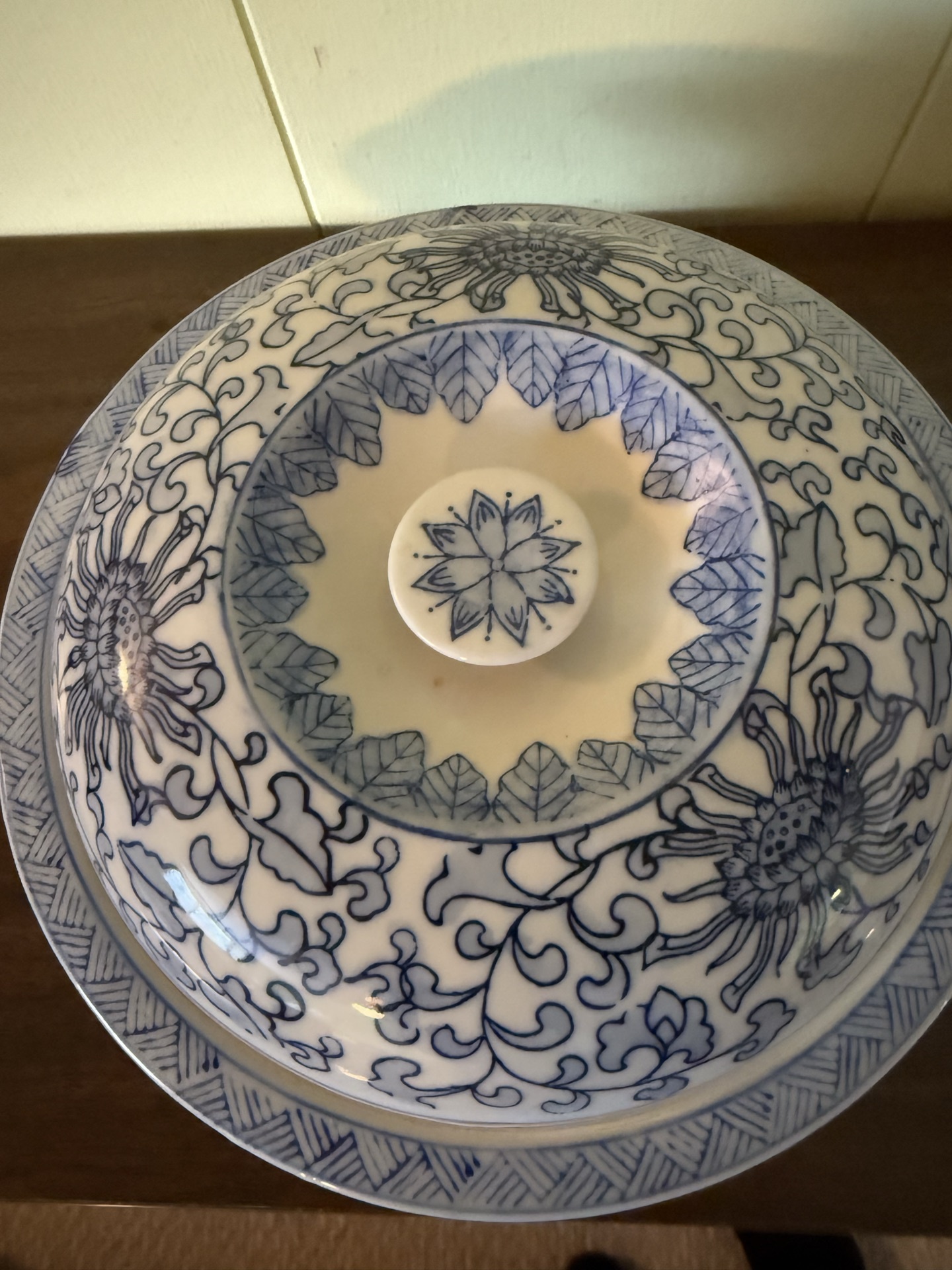 Blue and white porcelain tureen with lid - image 2 of 5
