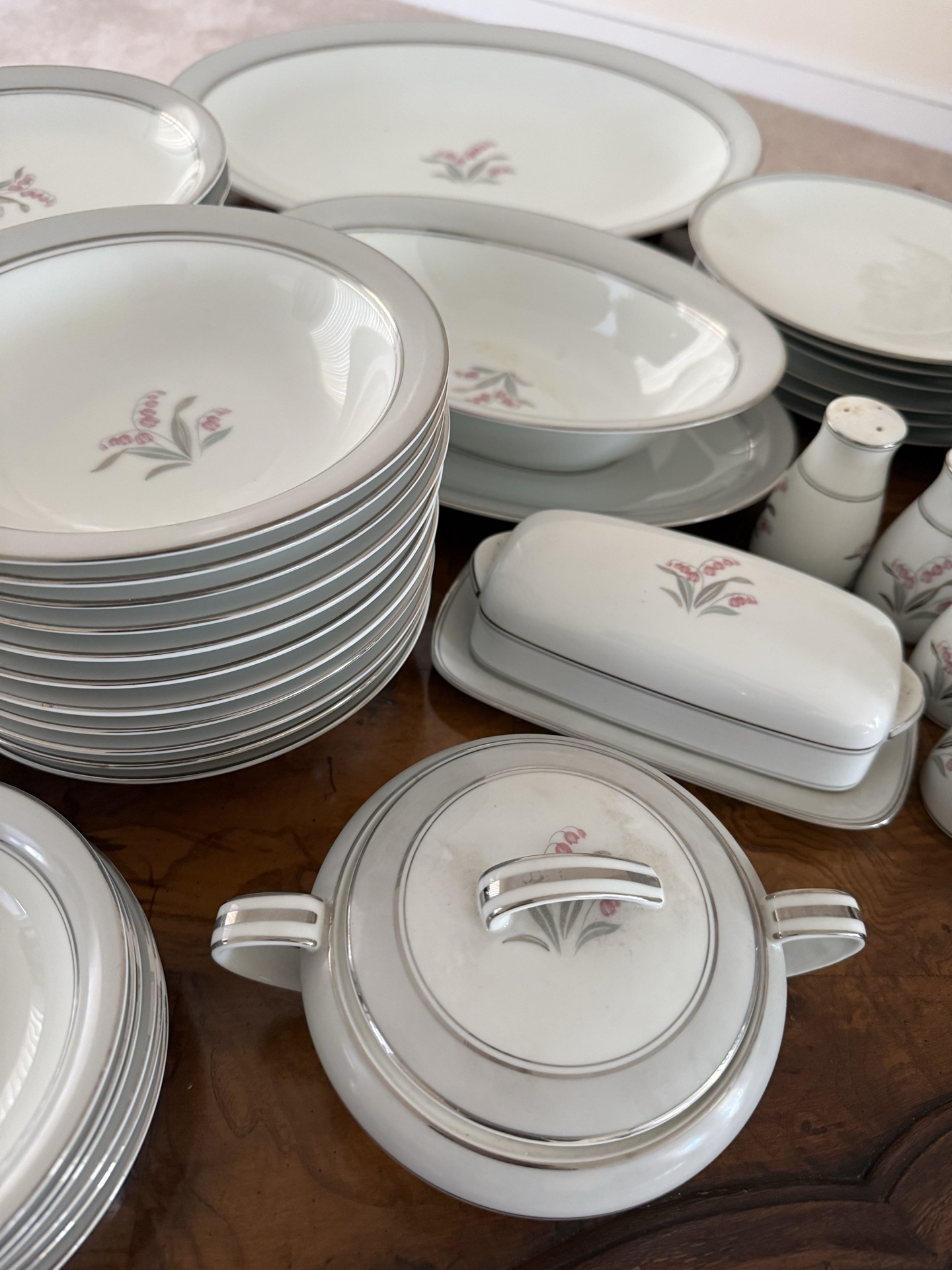 Nortitake  China Set - image 5 of 8