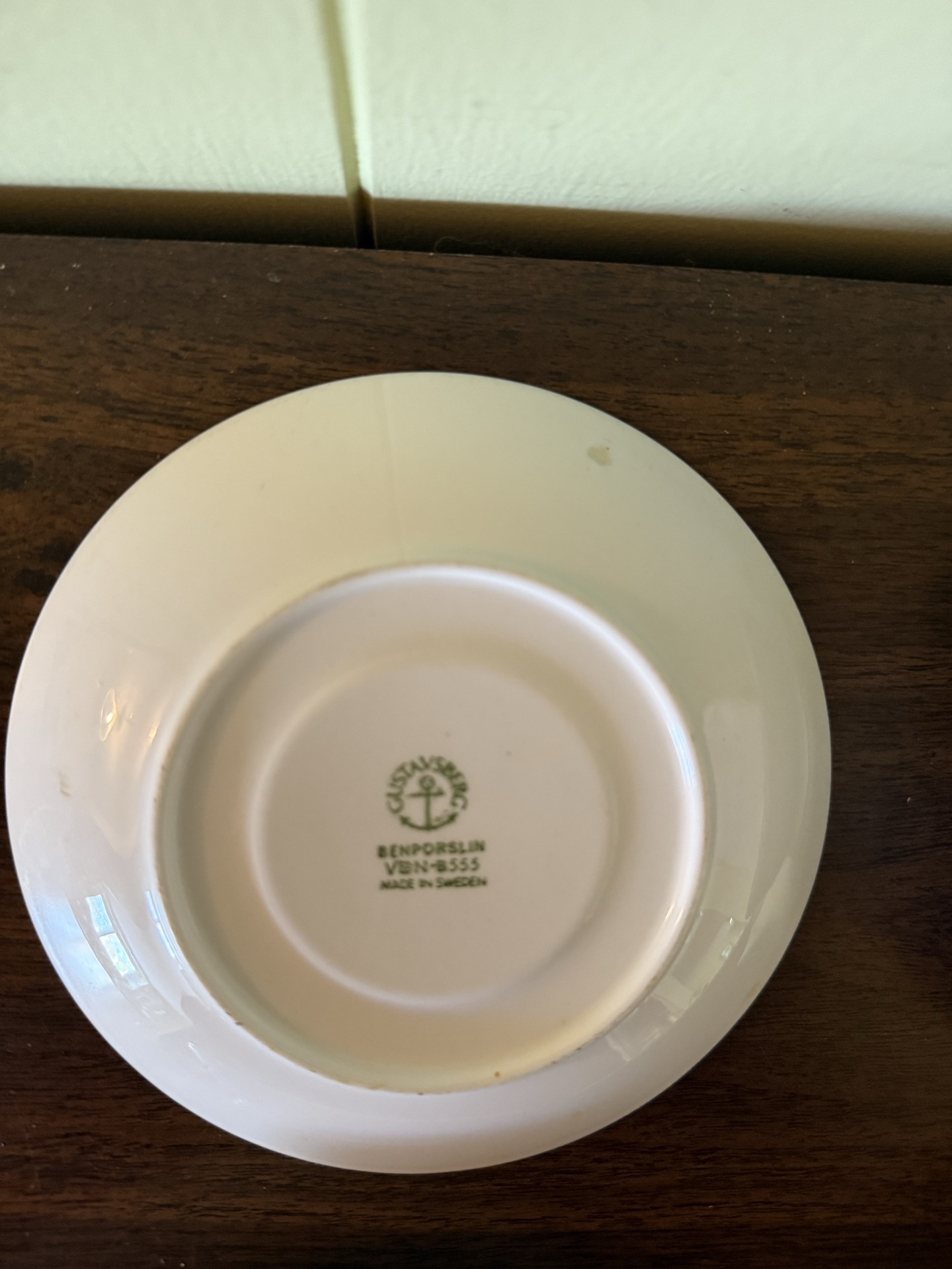 Green ceramic bowls and a patterned plate (Hostess Ware) - image 3 of 6