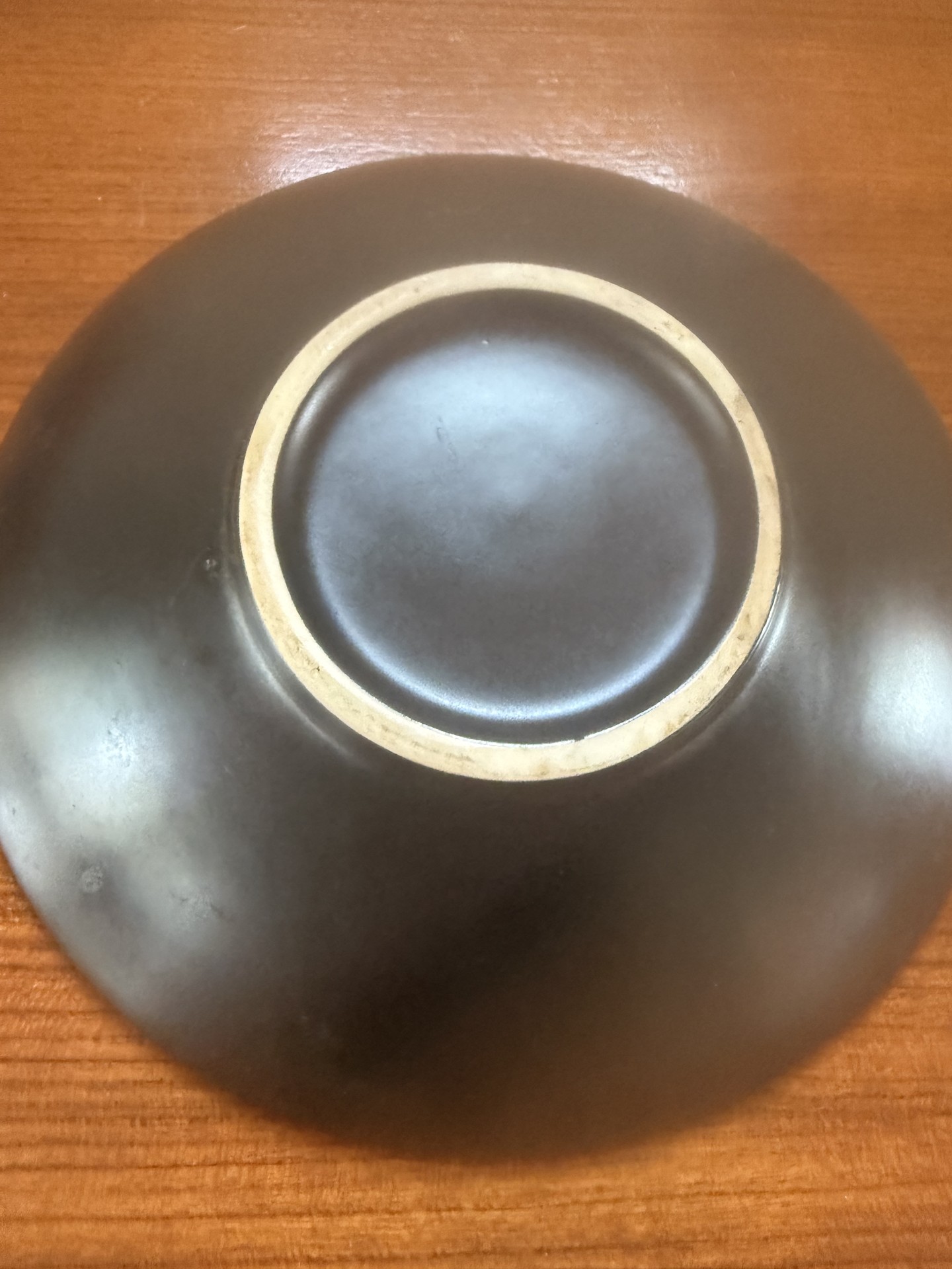 Black lacquer bowl with Japanese Tougei poem, turtle figurines, handwritten note, and QR label - image 3 of 5