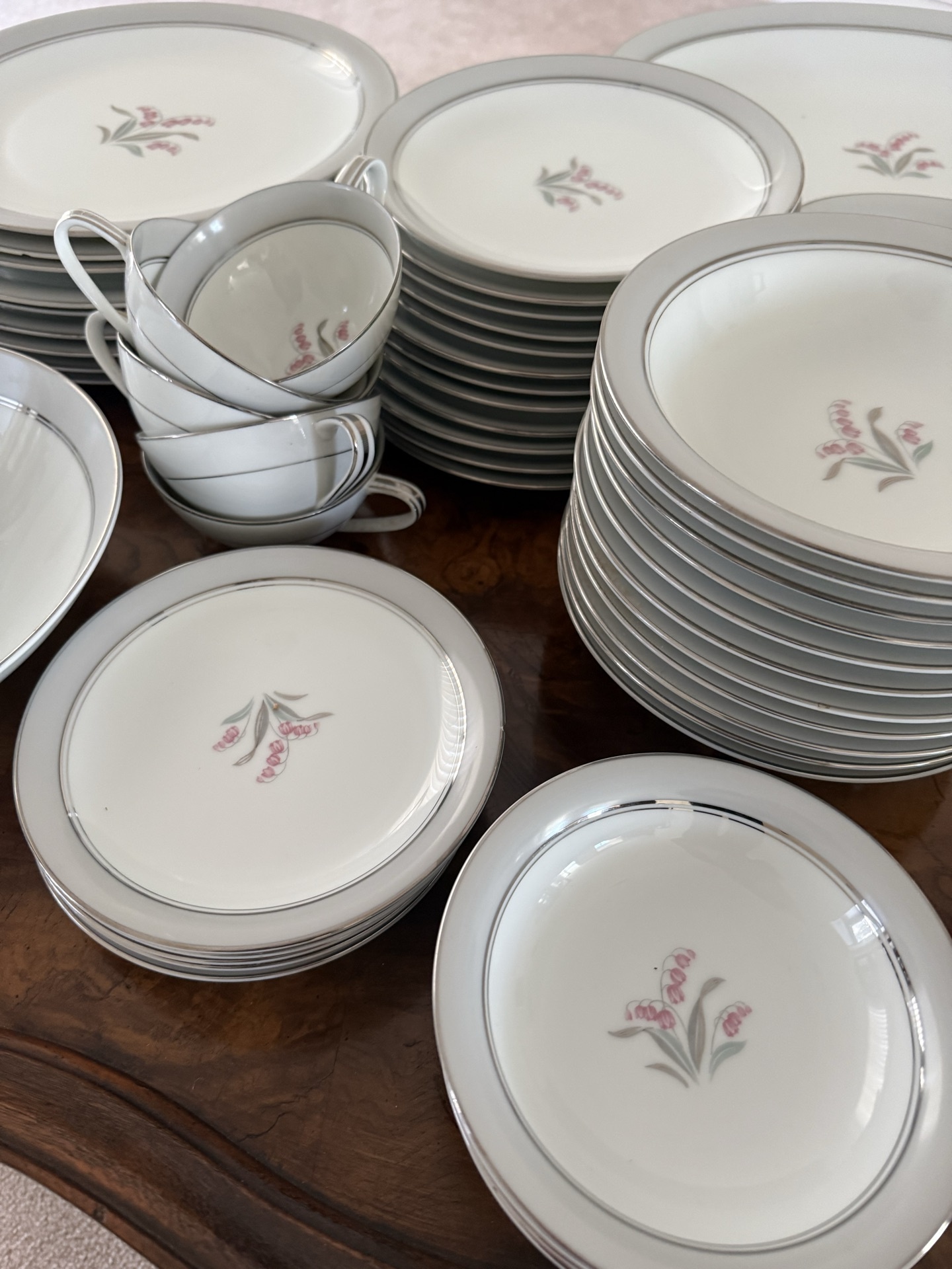 Nortitake  China Set - image 4 of 8