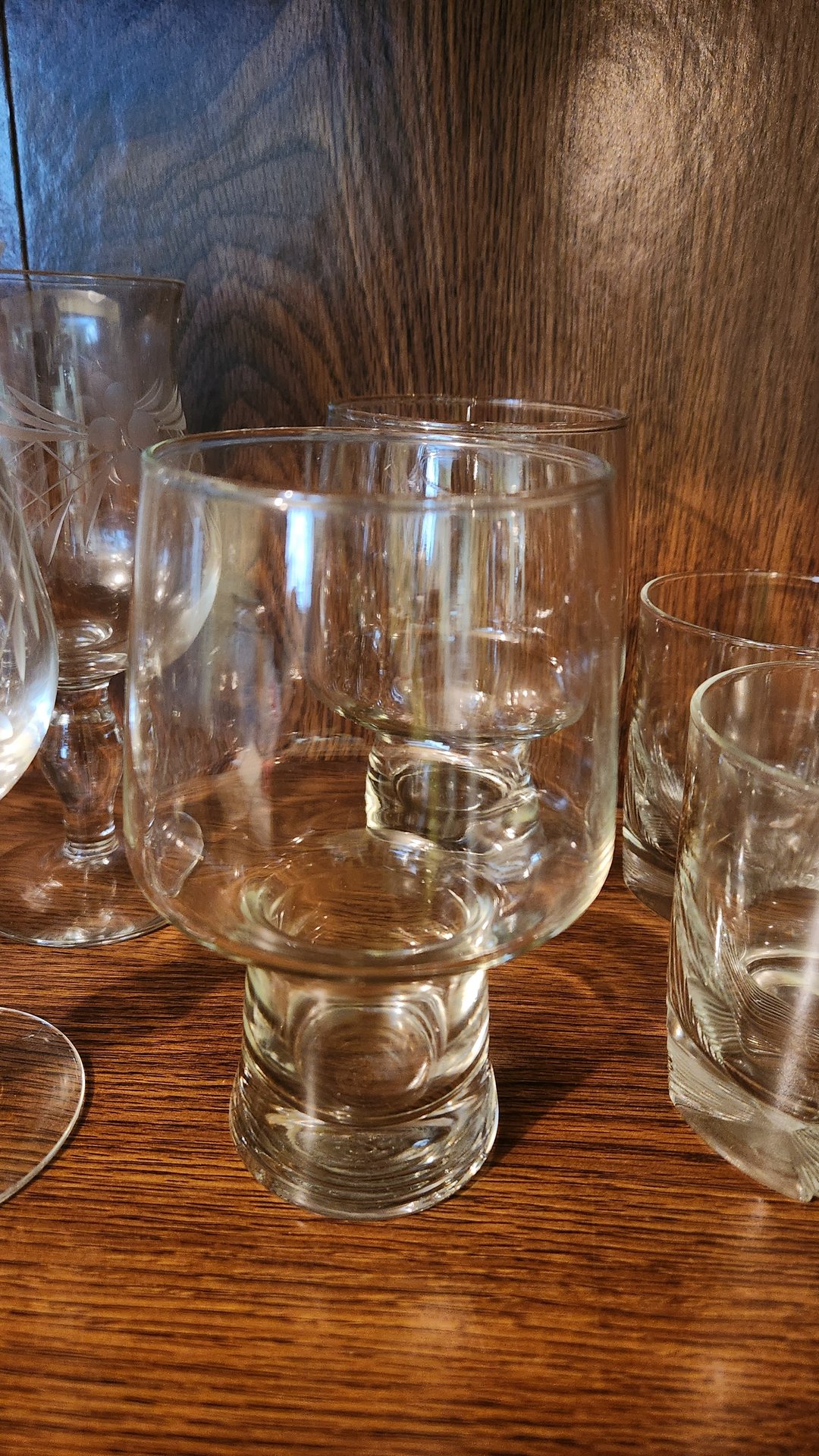 Assorted glassware  - image 4 of 7