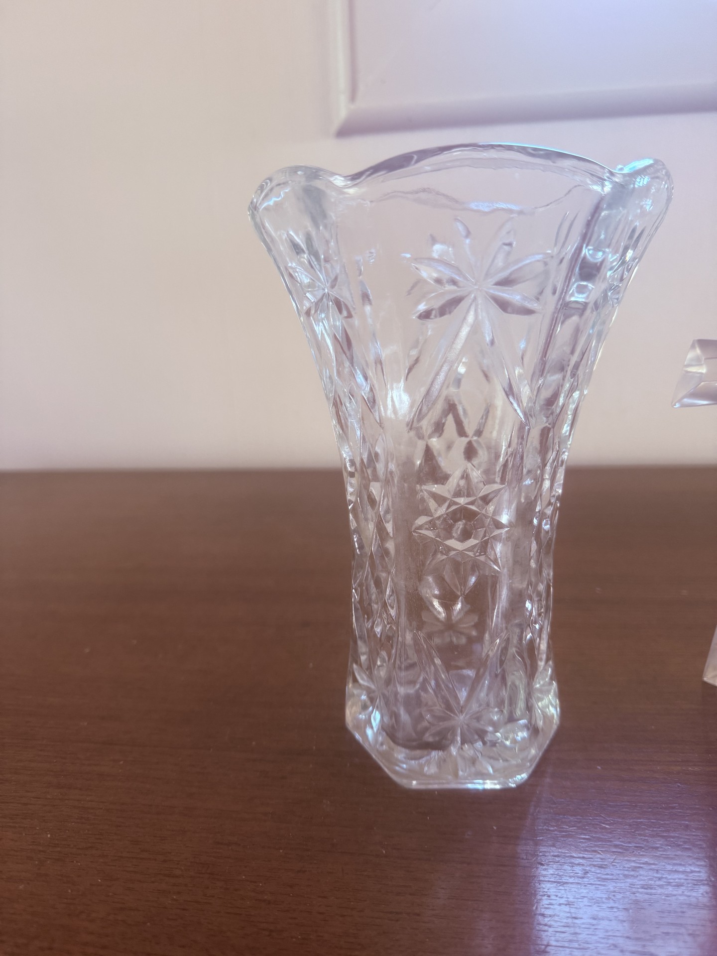 Crystal glass vases and cross sculpture - image 2 of 6
