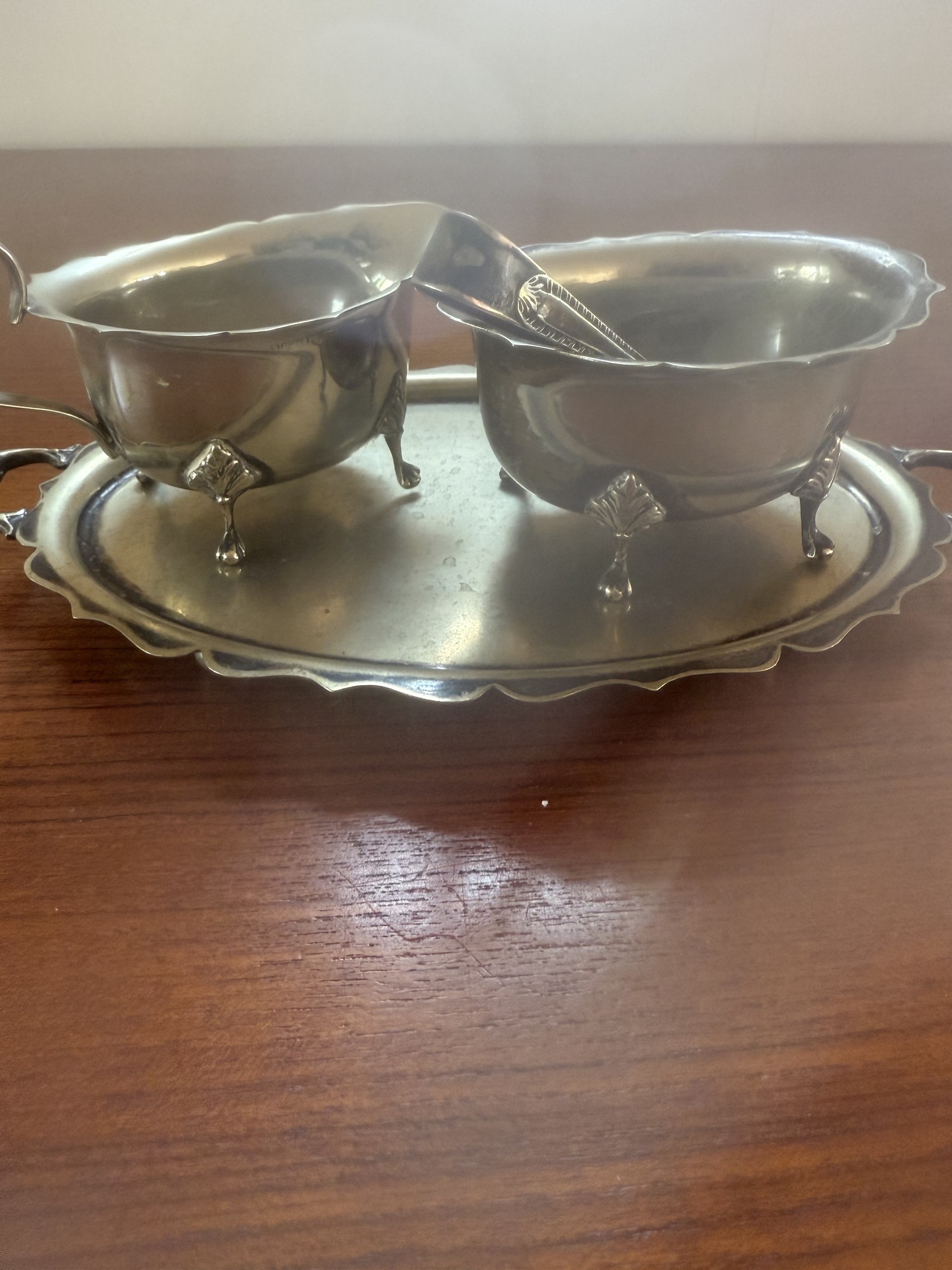 Silver-plated footed bowls on oval tray with tongs - image 1 of 6