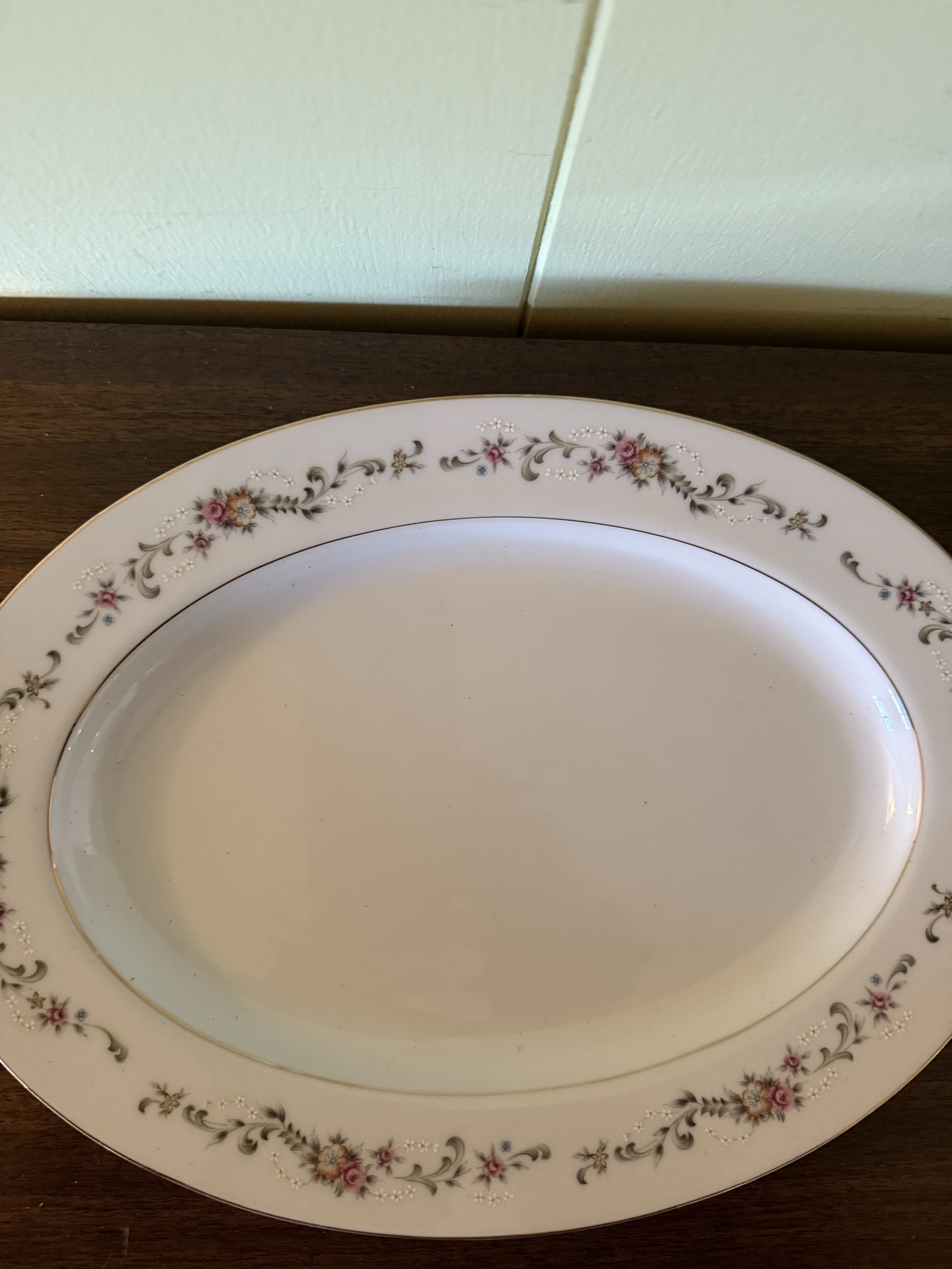 Pair of porcelain dinner plates with pink floral border - image 2 of 5