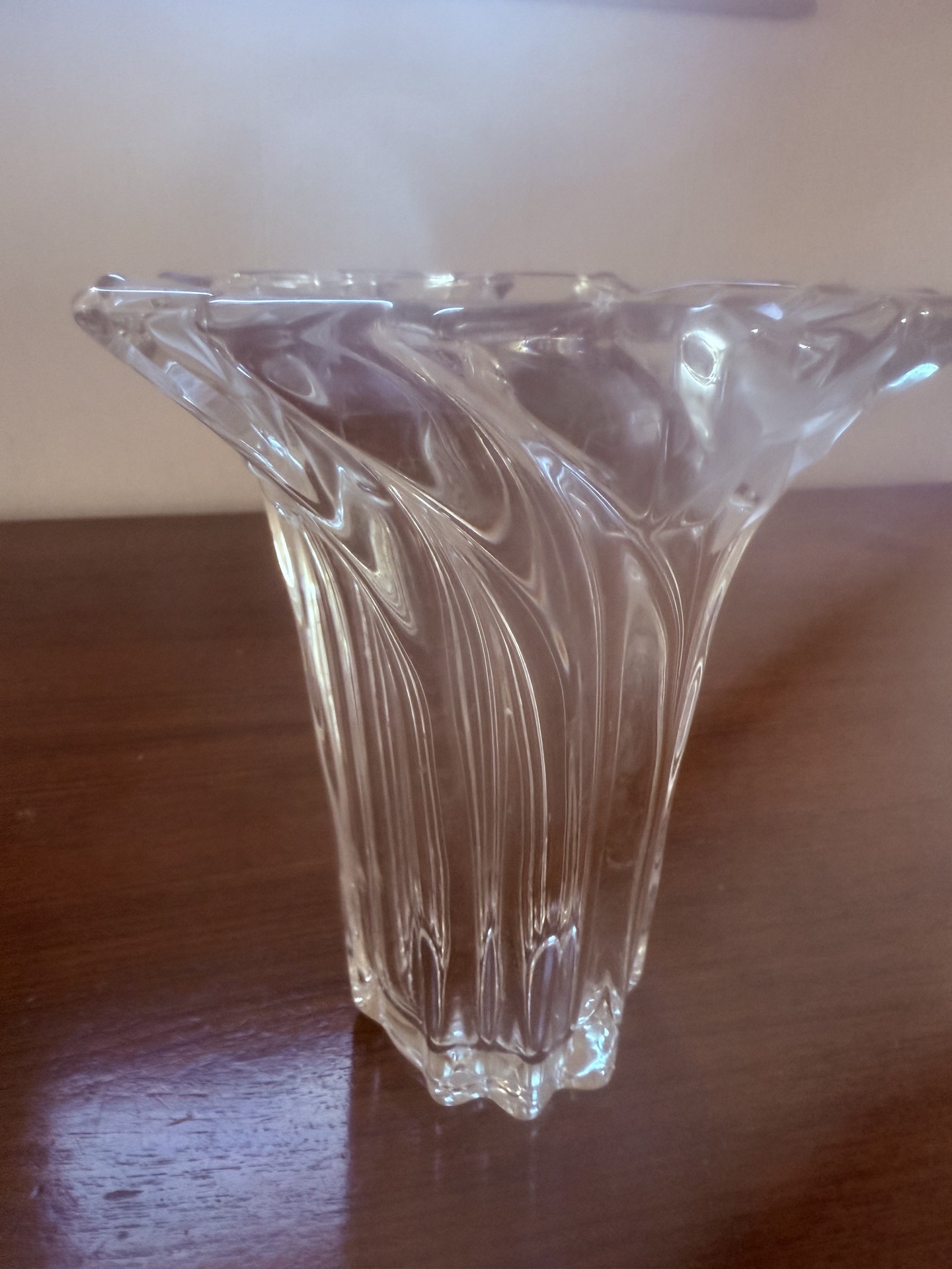 Crystal glass vases and cross sculpture - image 4 of 6