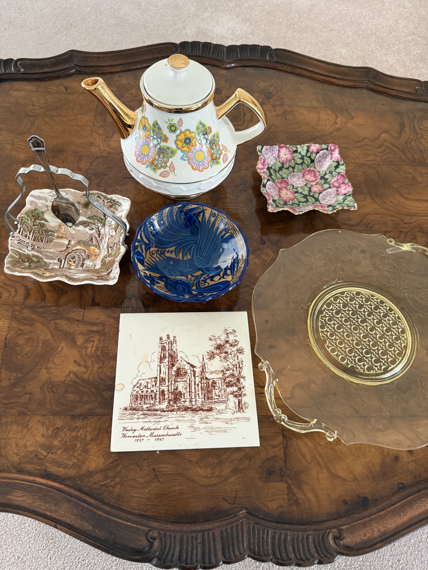 Assorted teapot, plates, bowls and decorative ceramics - image 1 of 12