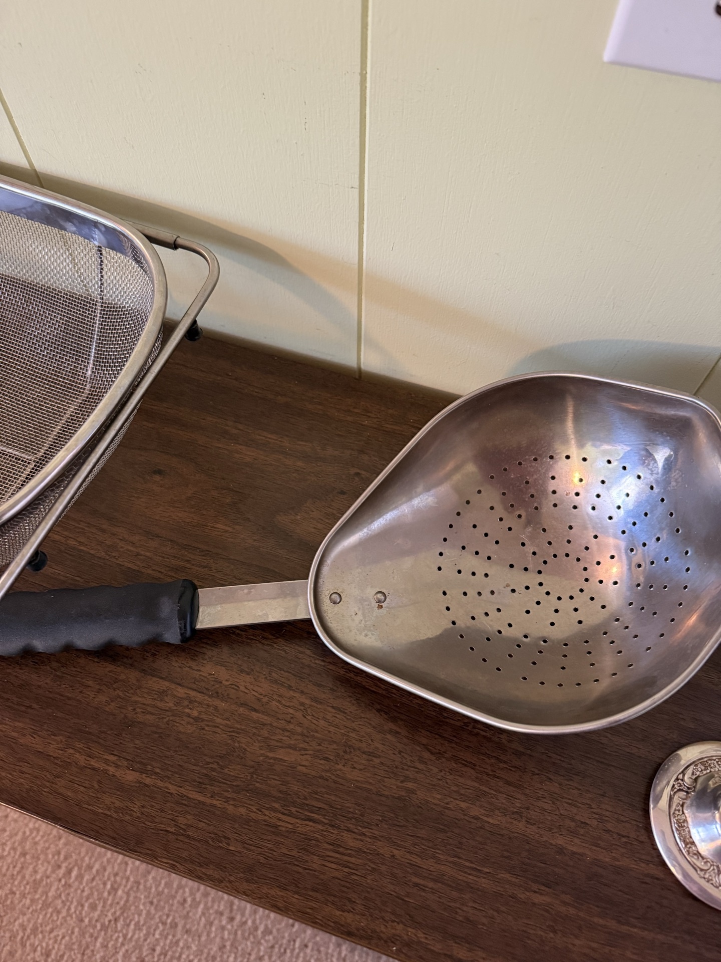 Vintage kitchenware collection including silver-plated creamer, crystal glassware, strainers and wire dish rack - image 5 of 7