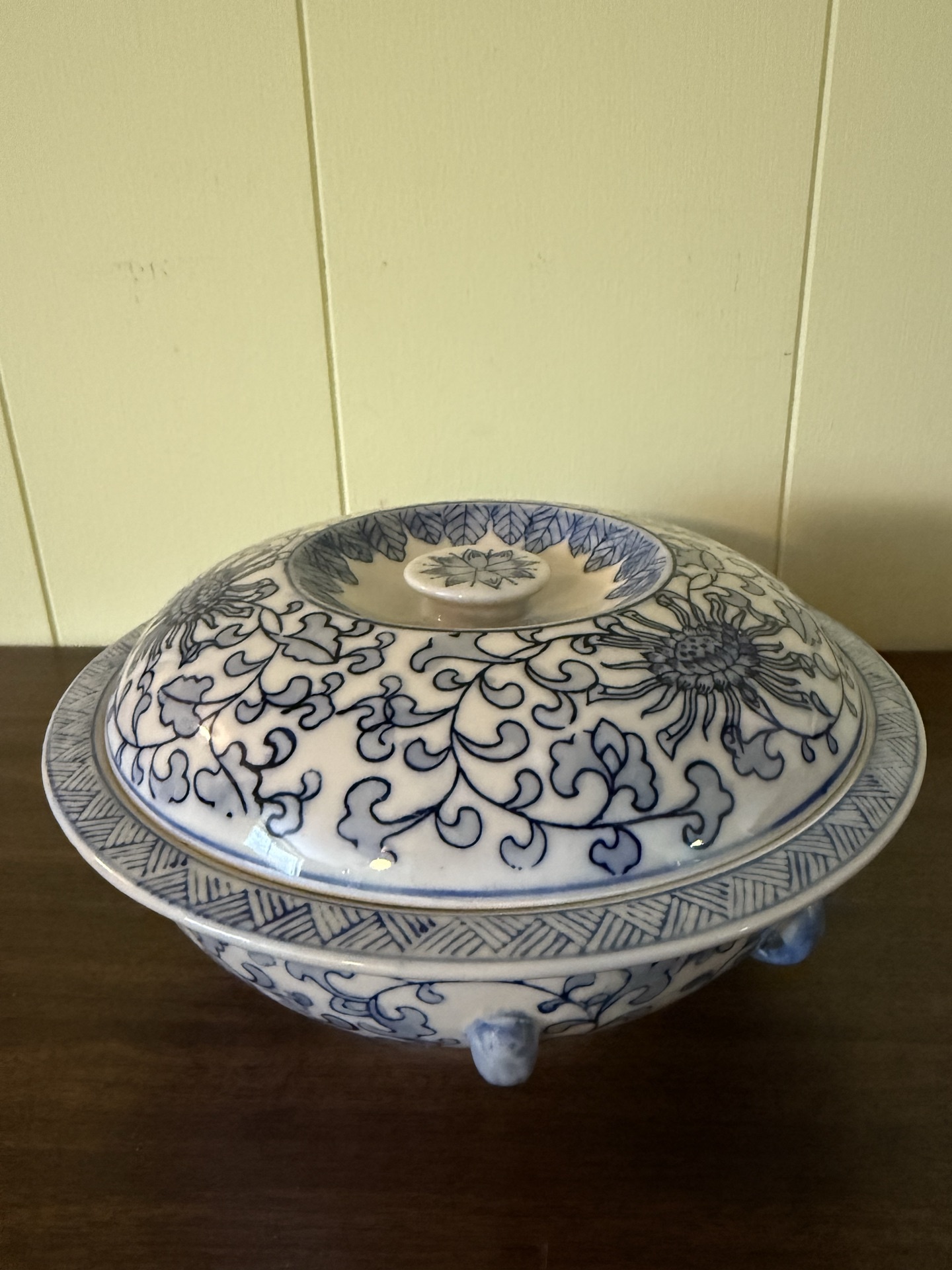 Blue and white porcelain tureen with lid - image 1 of 5