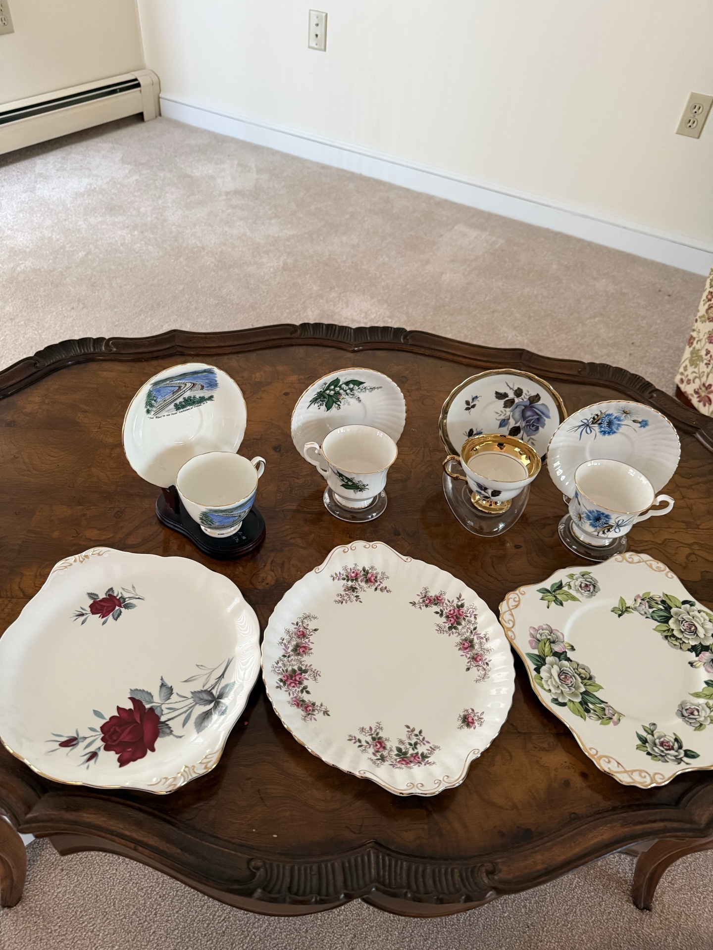 Floral porcelain tea set with plates and cups - image 2 of 10