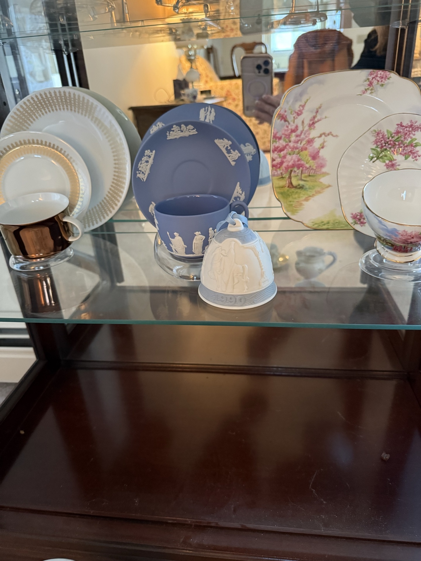 Assorted porcelain dinnerware and decorative figurines - image 1 of 7
