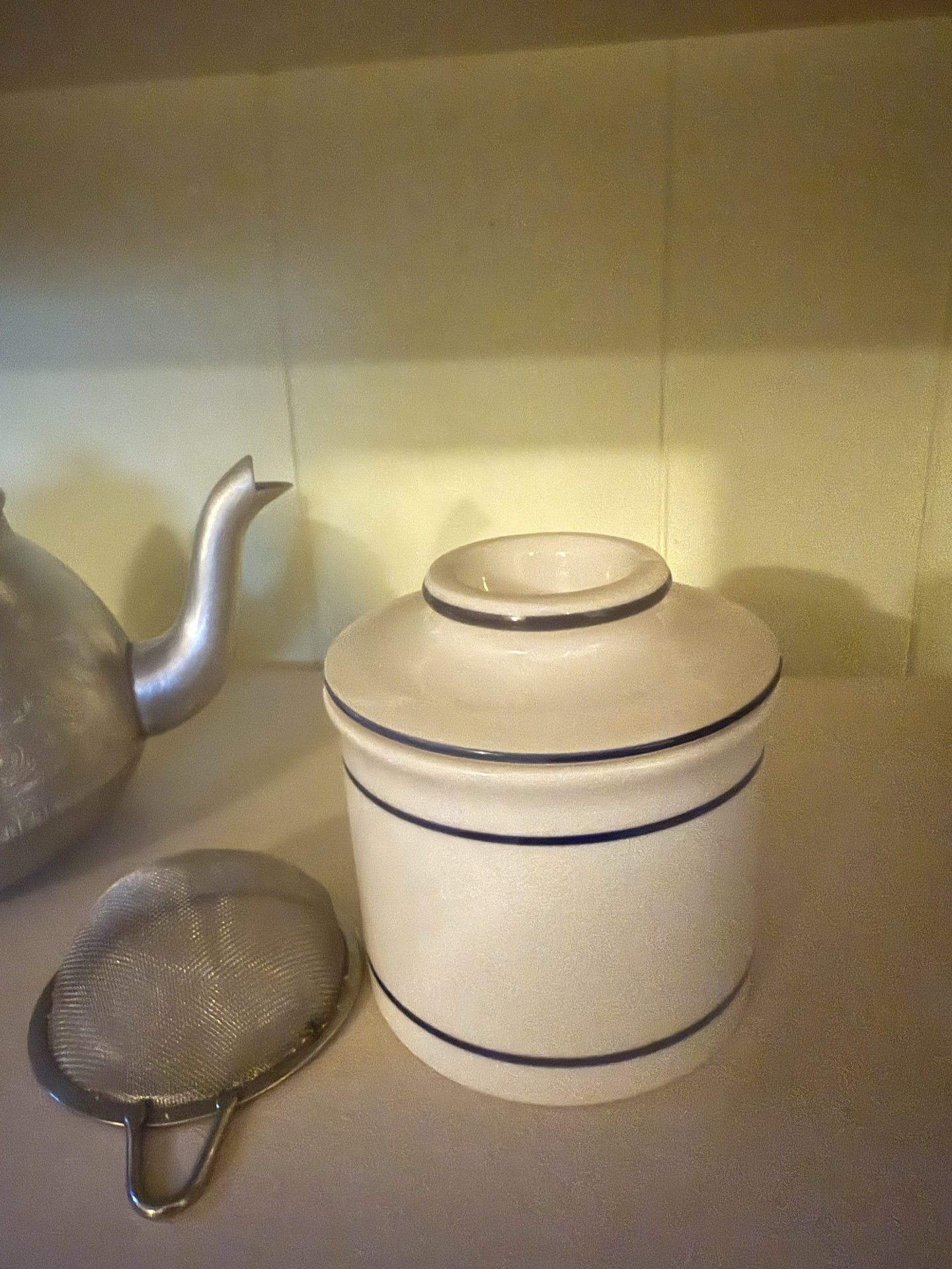 Swan Carlton teapot with matching canister and tea accessories - image 2 of 7
