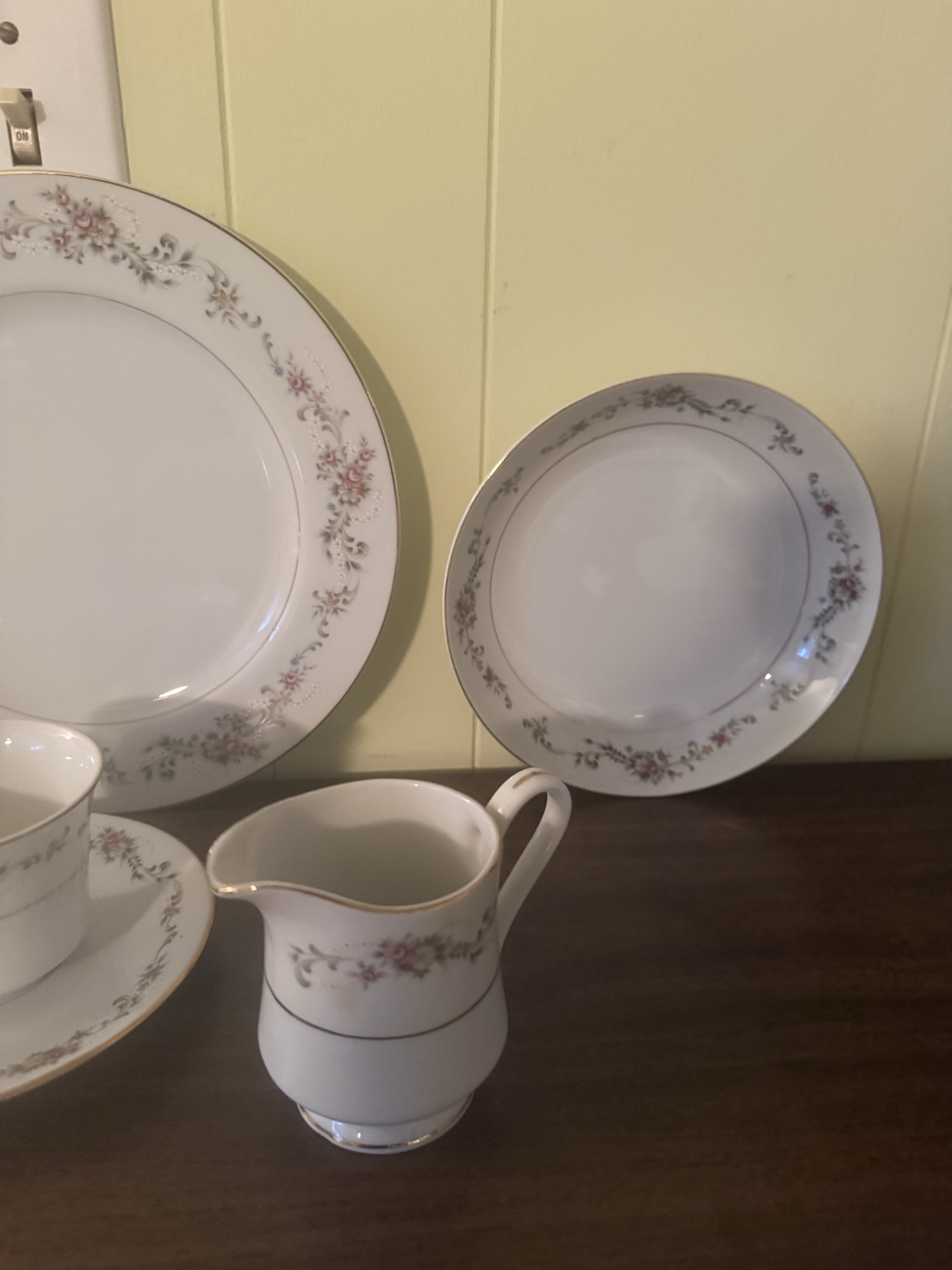 Diamond China Limoges Japan floral border dinnerware set - image 2 of 6