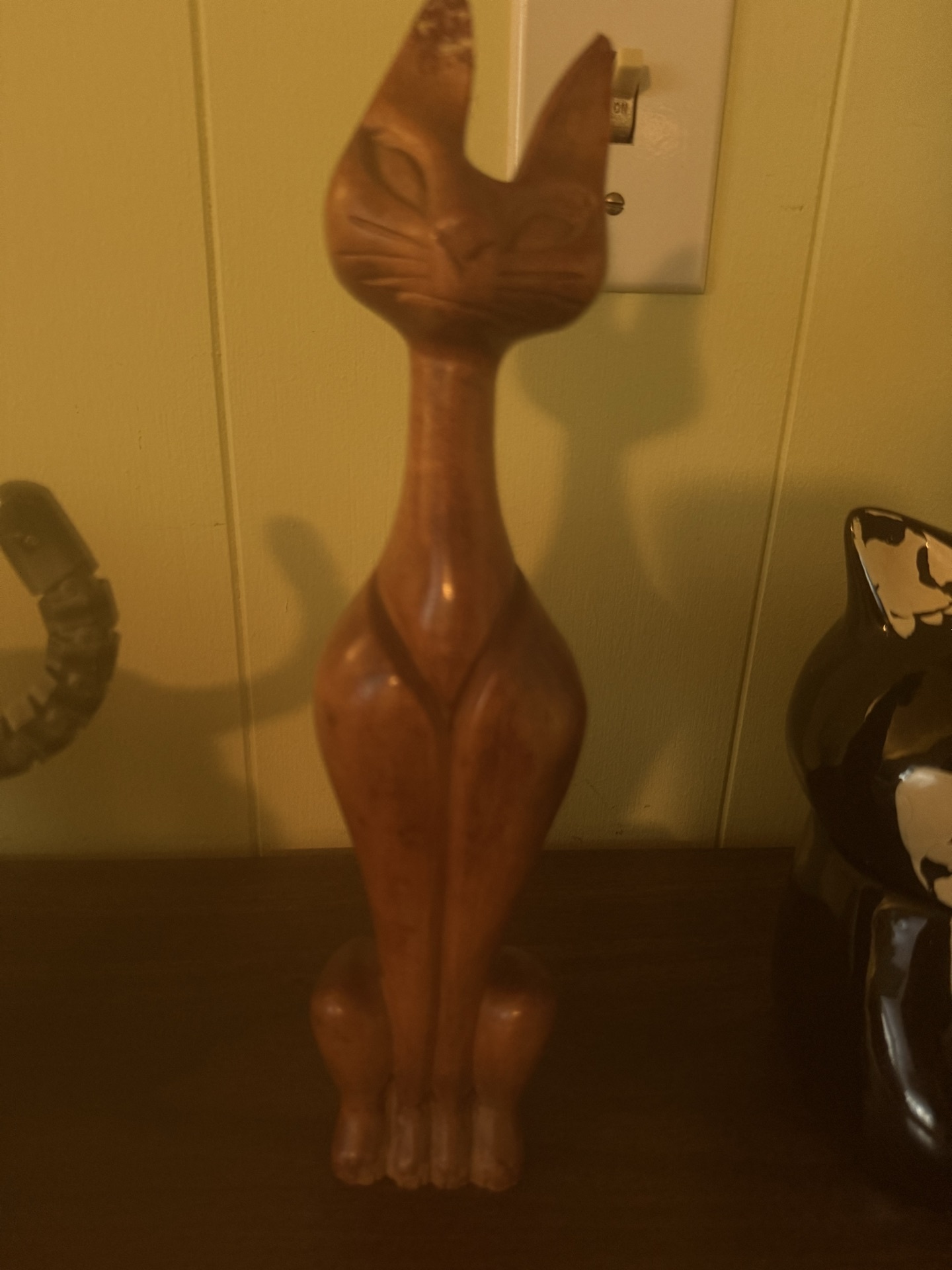 Cat-themed figurines and sculpture collection - image 5 of 9