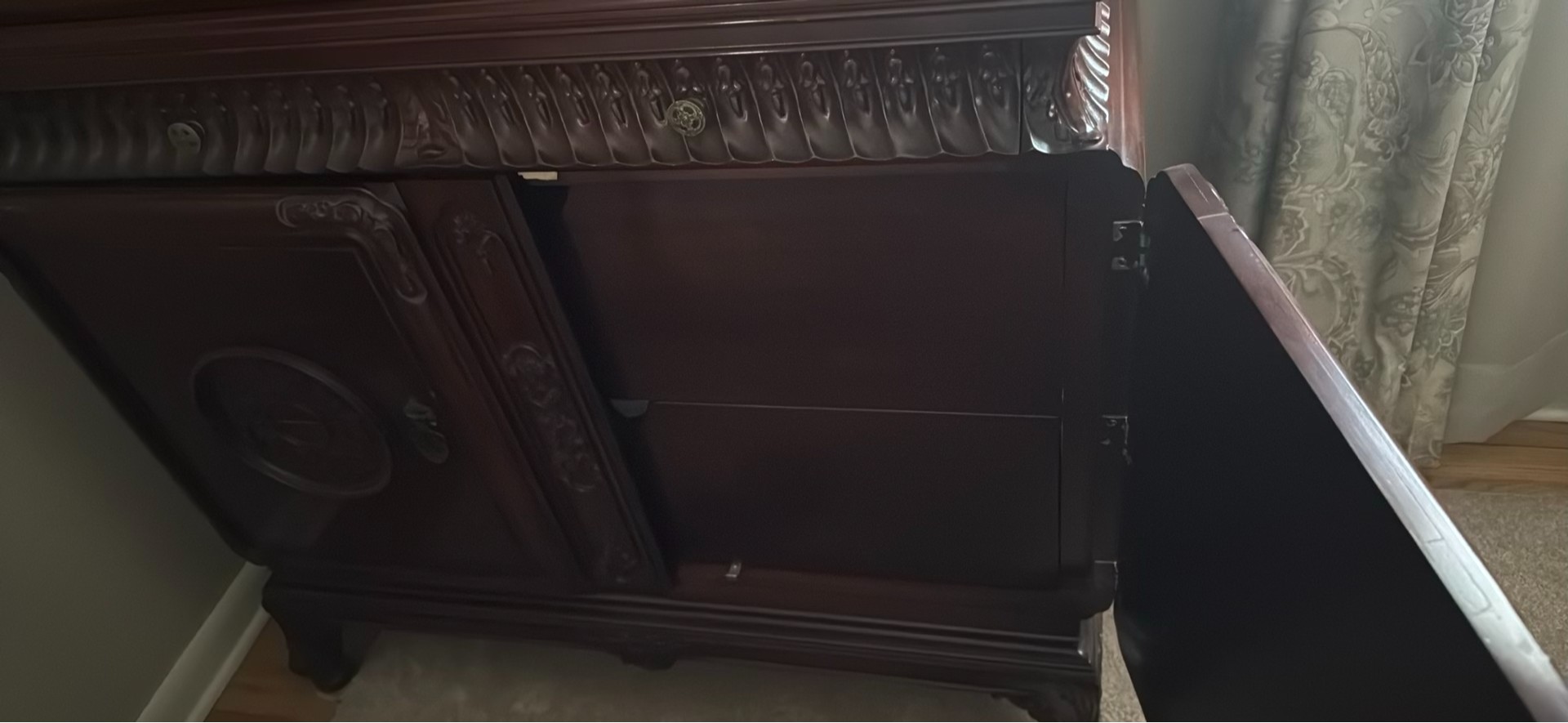 Full Bedroom Set - Bed, Dresser, Higboy, Side Table - image 4 of 11