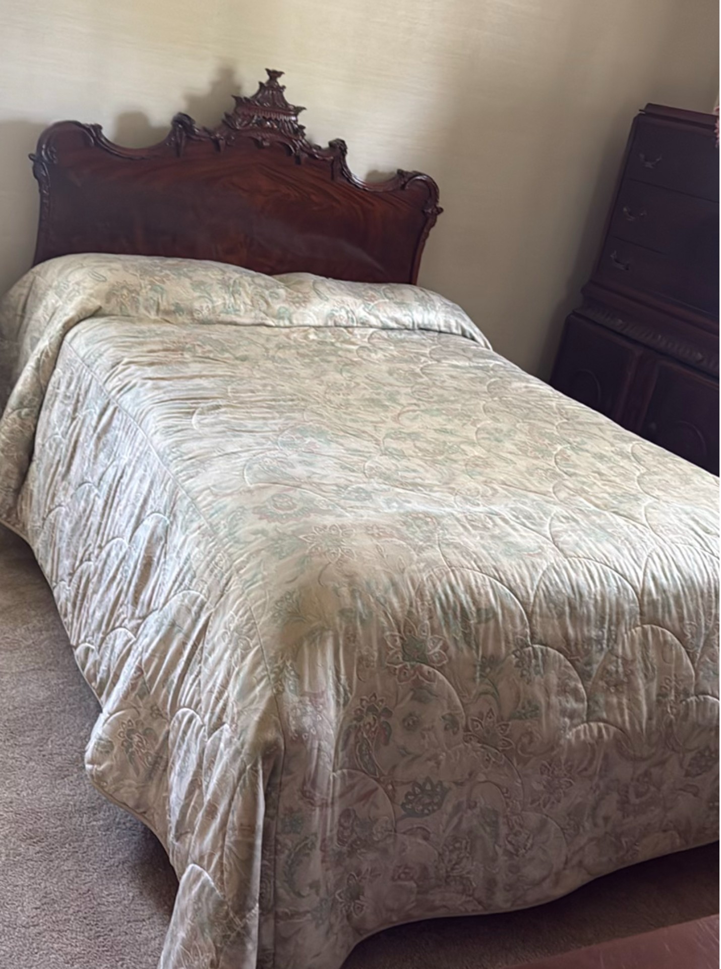 Full Bedroom Set - Bed, Dresser, Higboy, Side Table - image 7 of 11