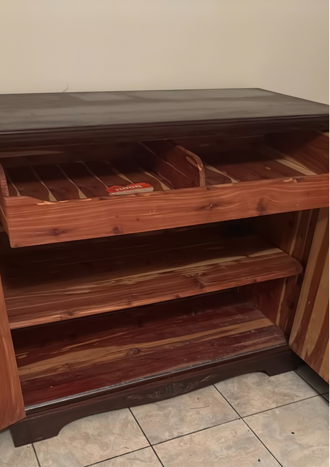 ROOS Sweetheart Cedarette Cabinet - image 4 of 4