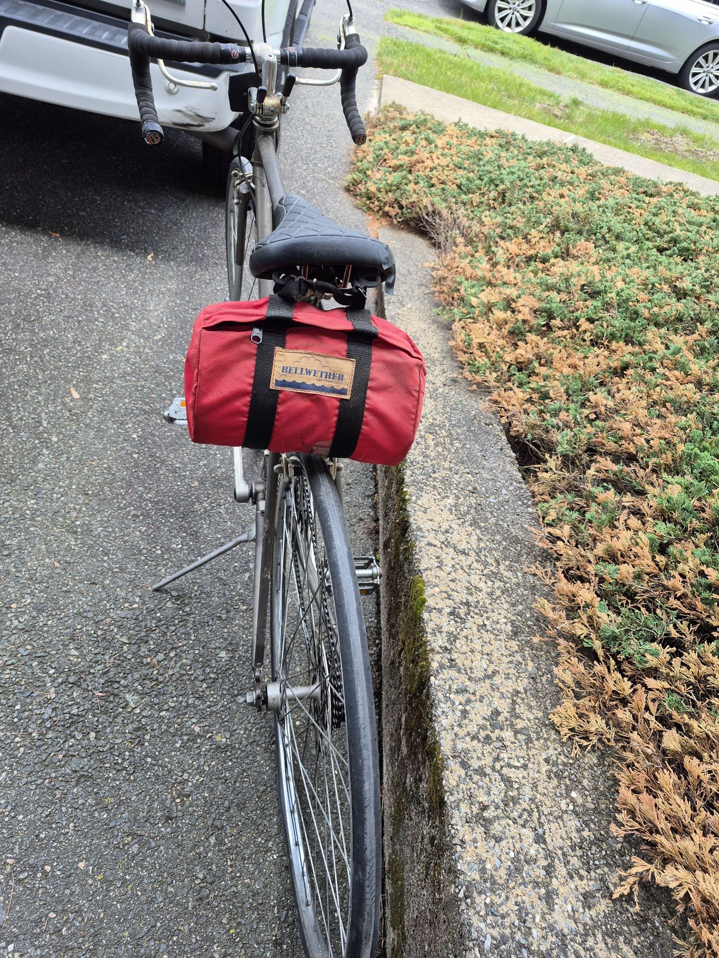 Road Bicycle with Bellwether Seat Bag - image 2 of 3