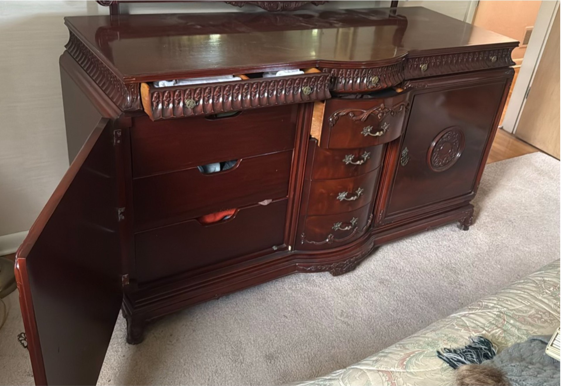 Full Bedroom Set - Bed, Dresser, Higboy, Side Table - image 5 of 11