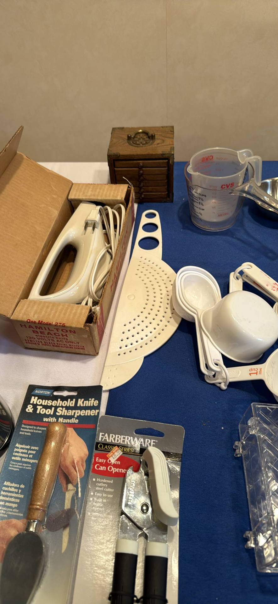 Assorted Kitchen Utensils and Small Appliances - image 4 of 6