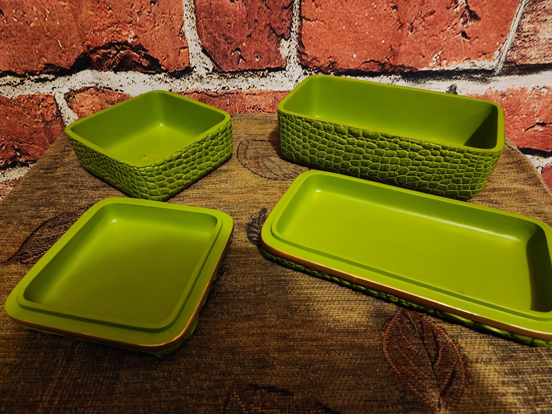 Green alligator-patterned storage boxes set - image 2 of 10