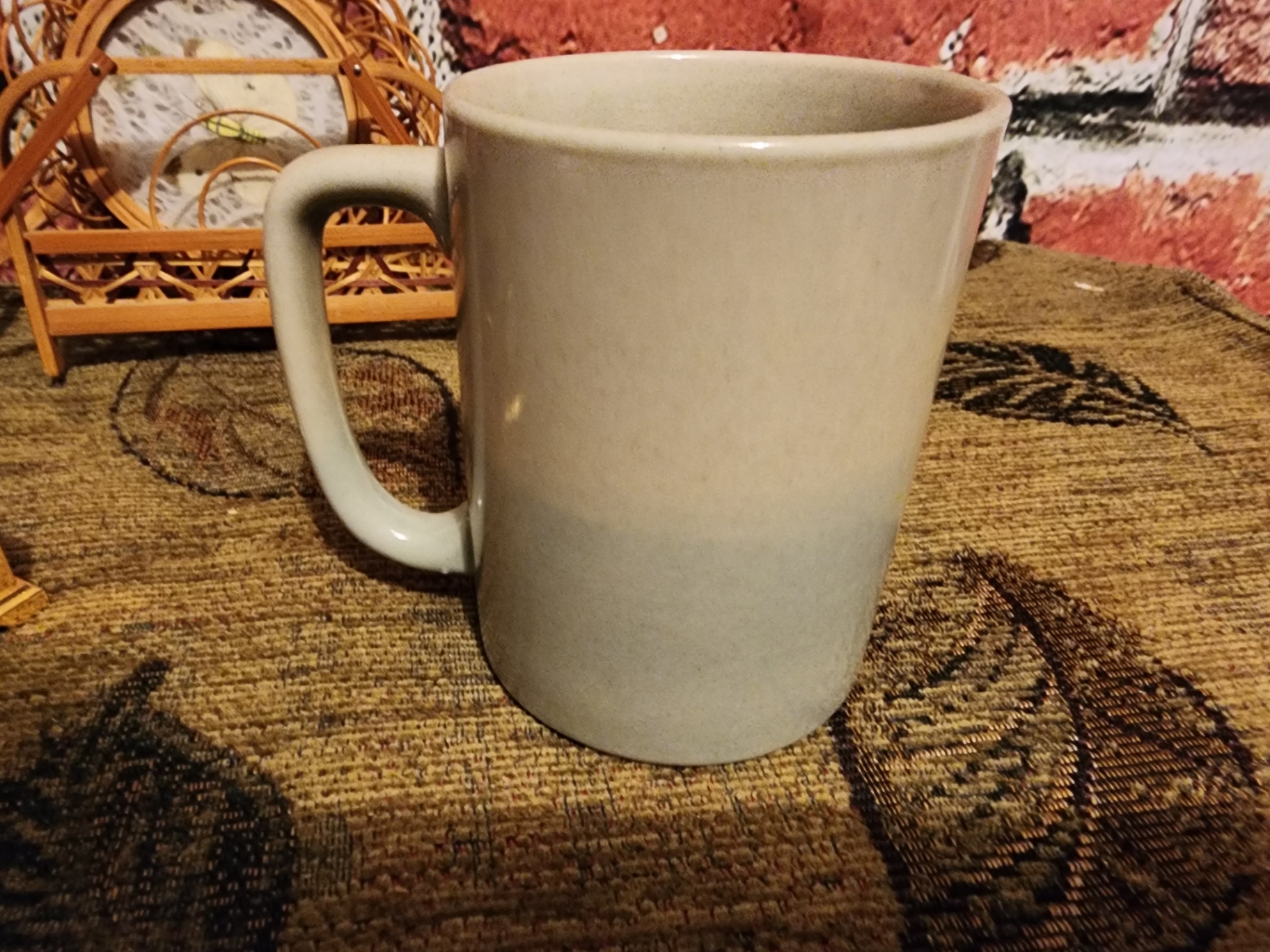 Assorted decorative tableware and small decor items - image 4 of 11