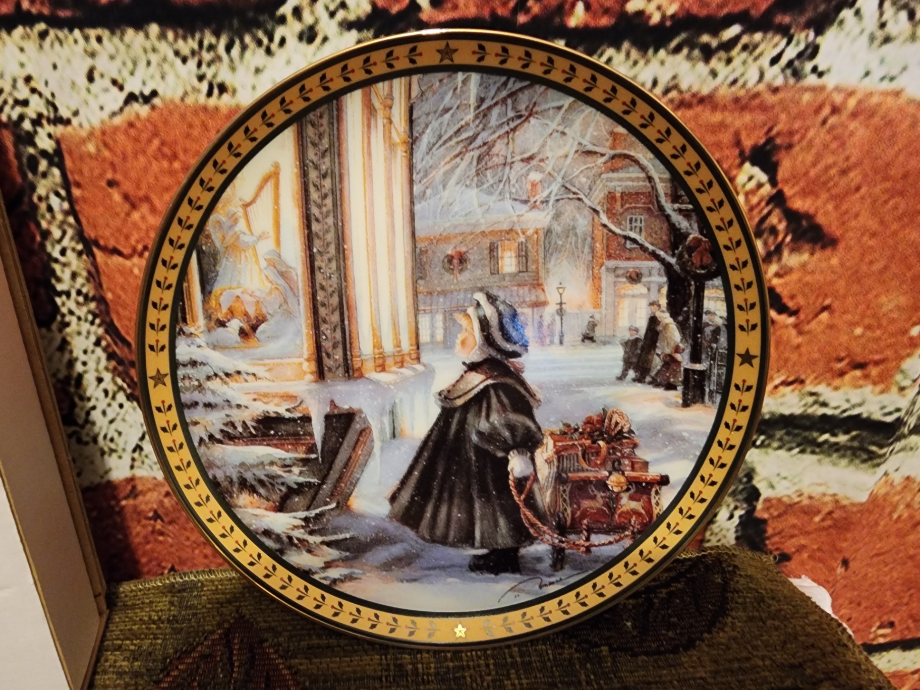 Trisha Romance Star of Wonder decorative plate with COA - image 3 of 7