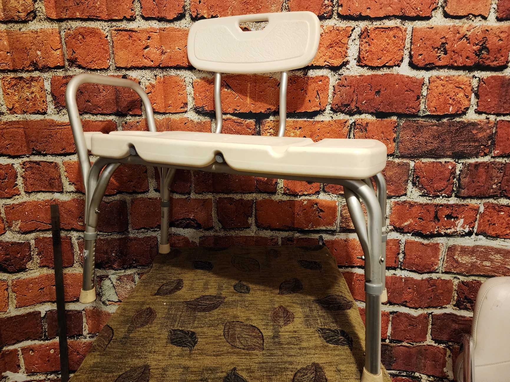 Foldable shower chair with backrest - image 1 of 10