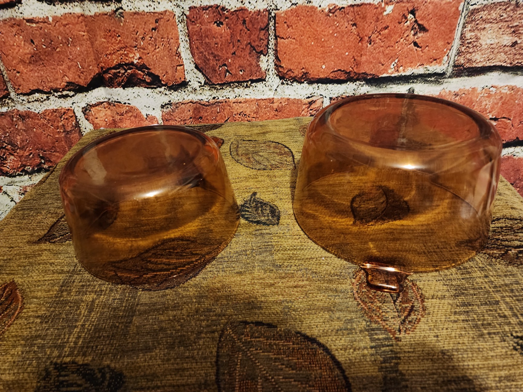Amber glass bowls with handles - image 5 of 8