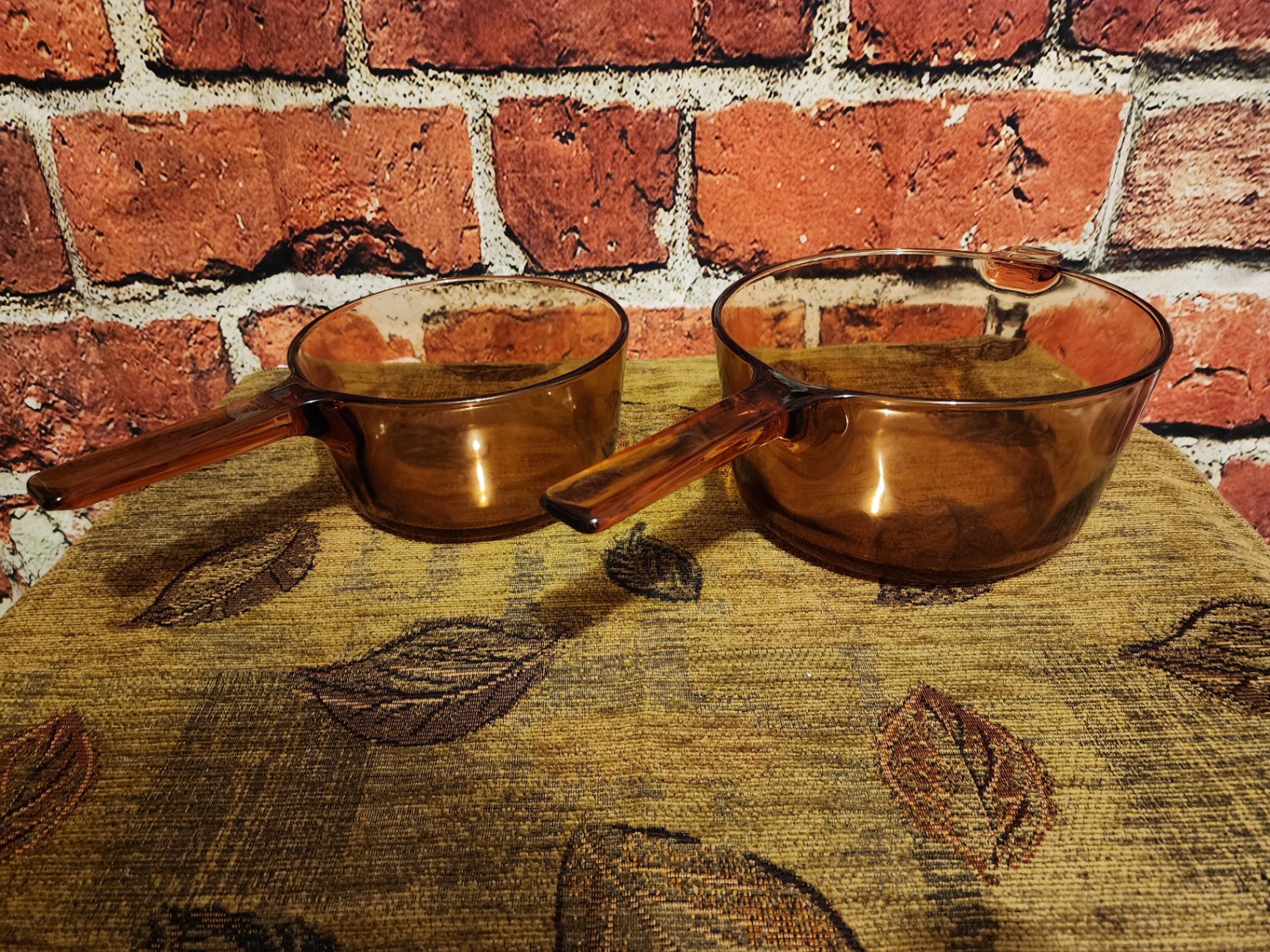 Amber glass bowls with handles - image 1 of 8