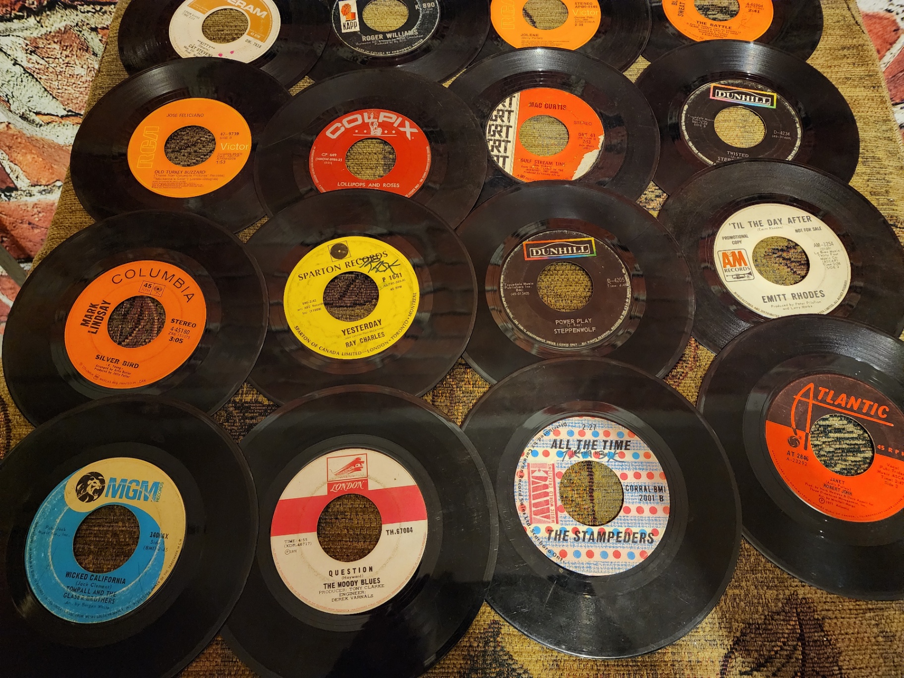 Collection of vintage vinyl records and album covers - image 7 of 11