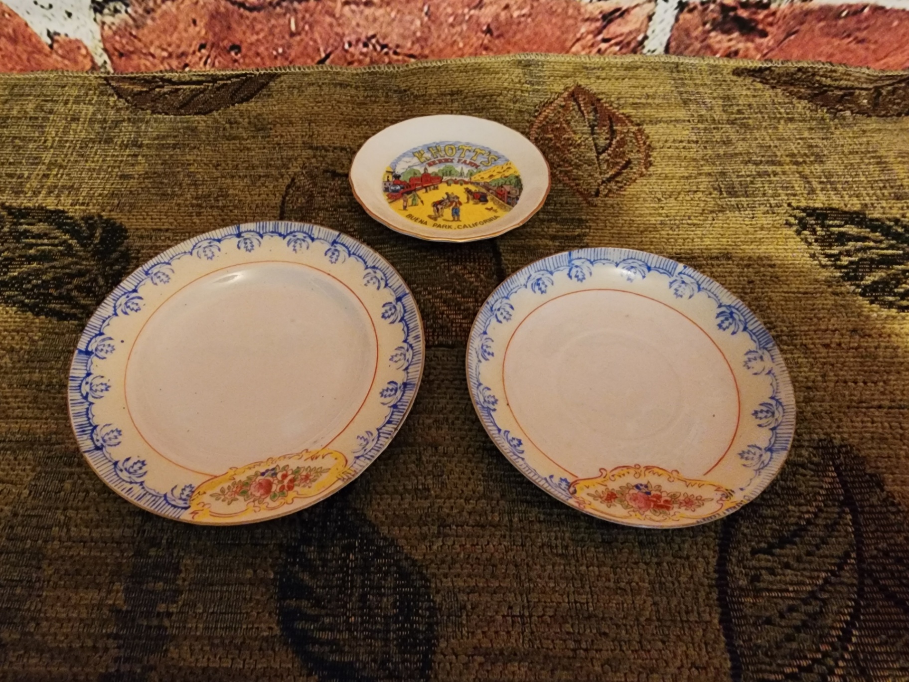 Three ceramic plates including Knott's Berry Farm souvenir plate - image 5 of 6