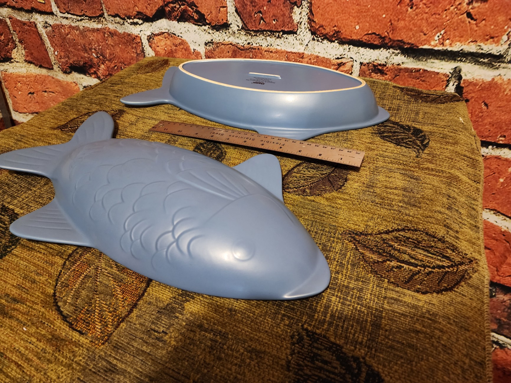 Blue fish-shaped bakeware set - image 7 of 7
