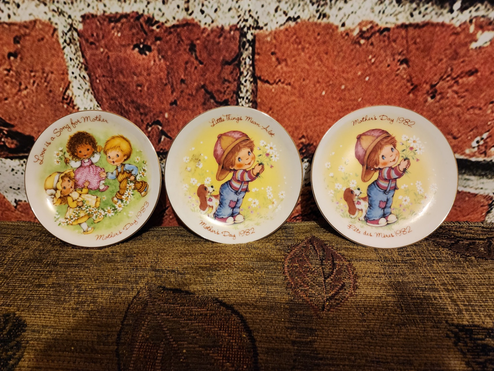 Vintage Mother's Day Decorative Plates (1982–1983) - image 1 of 8