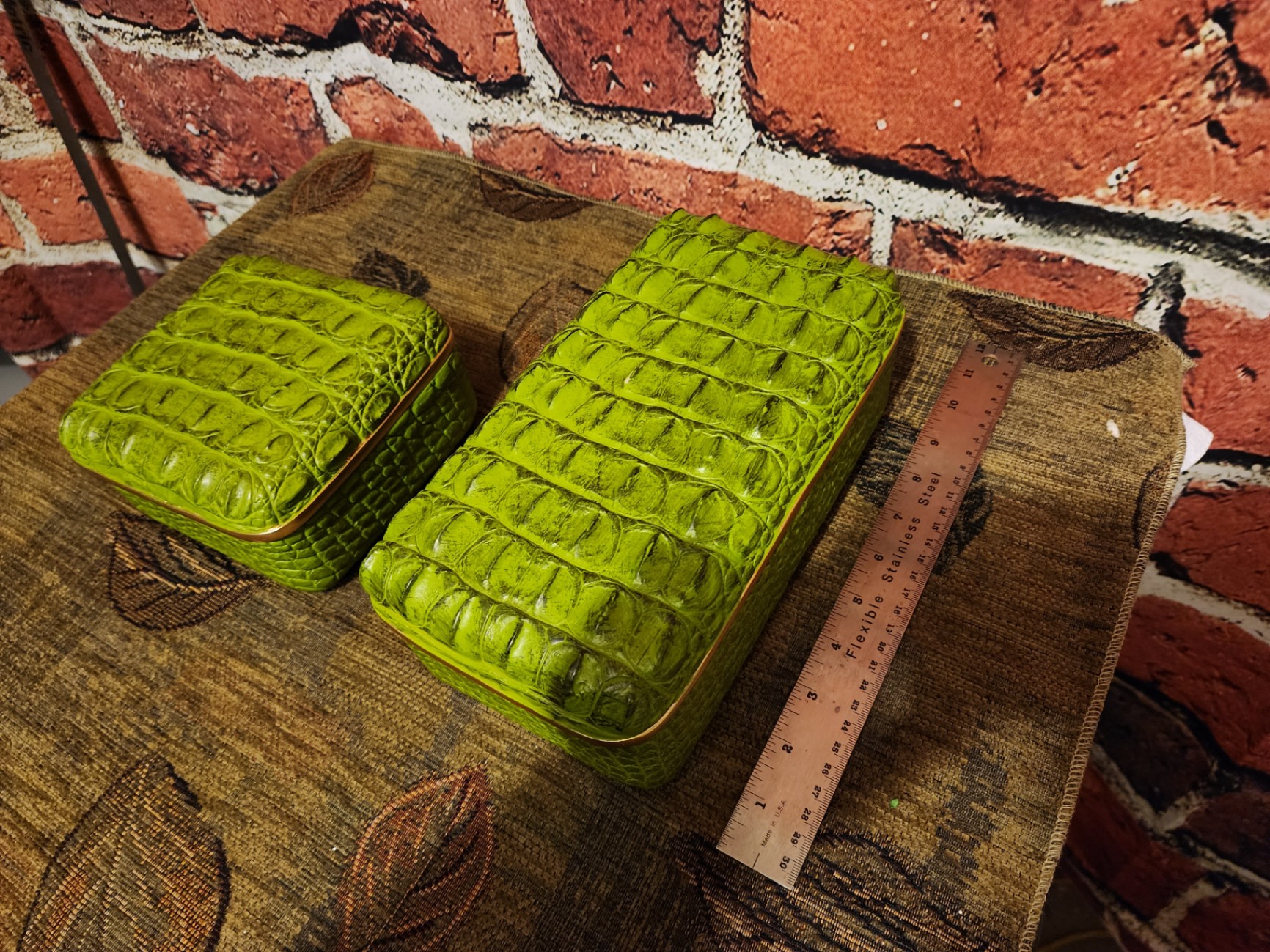 Green alligator-patterned storage boxes set - image 9 of 10