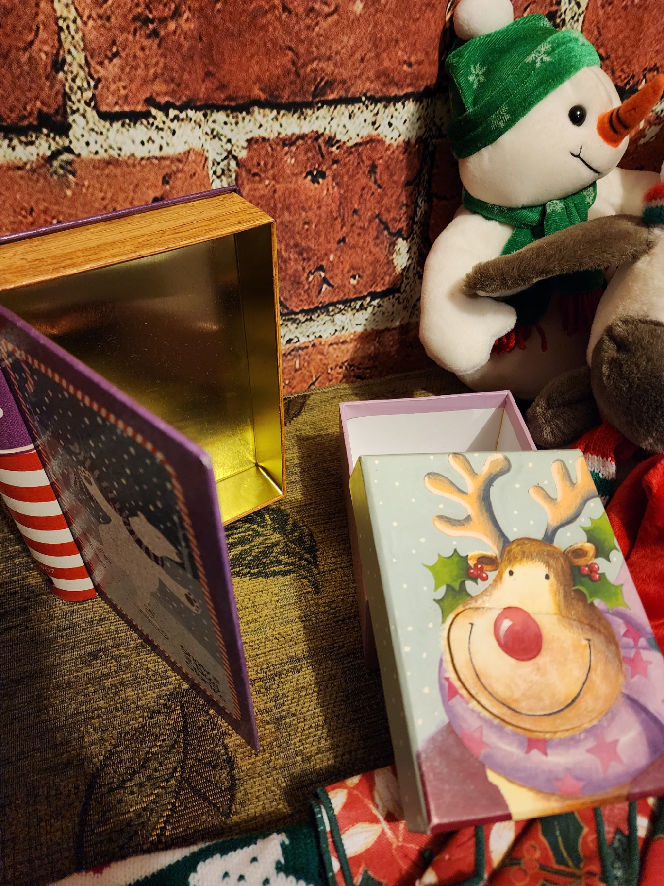 Christmas decor and holiday gift boxes - image 6 of 11