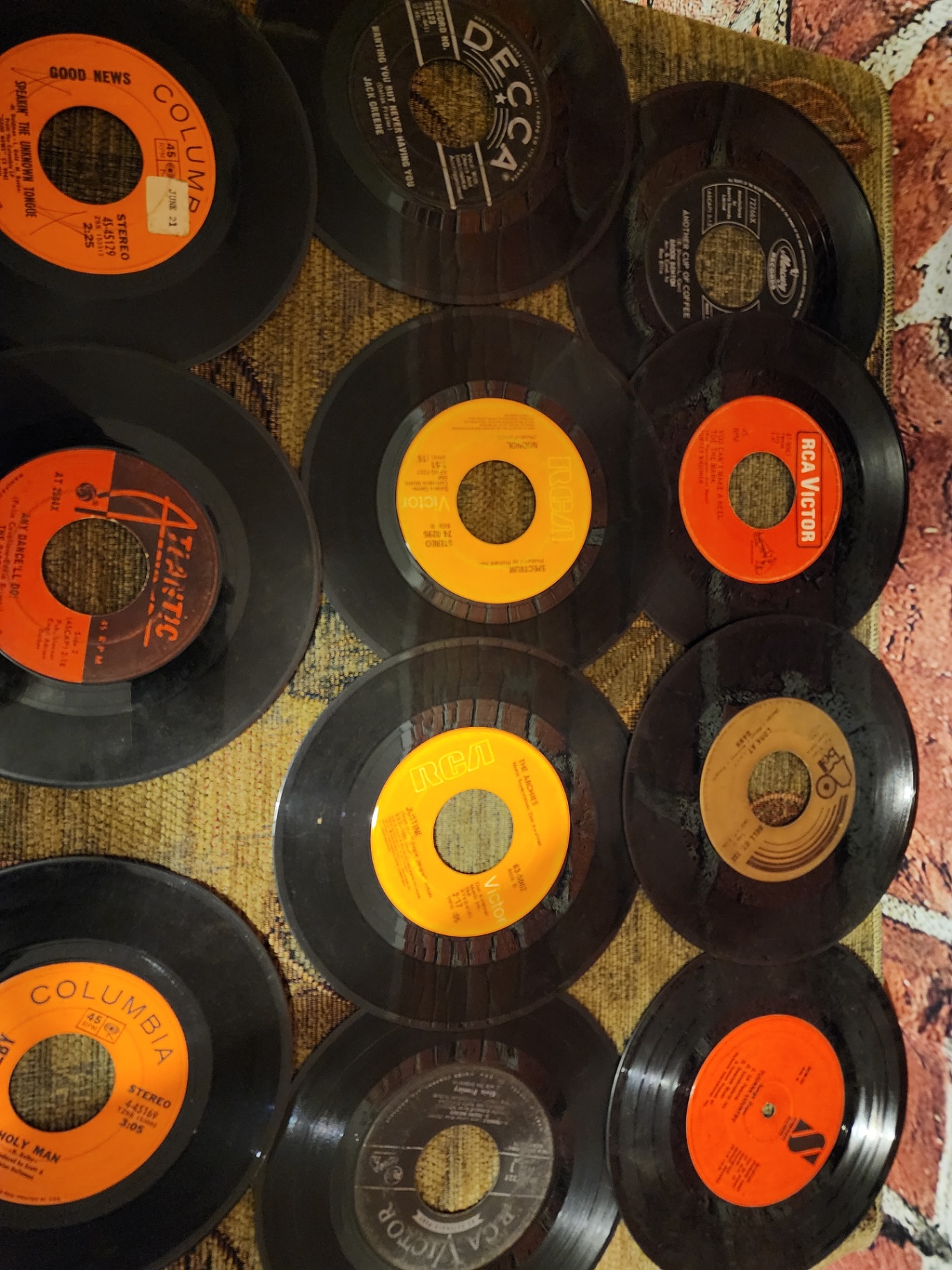 Collection of vintage vinyl records and album covers - image 8 of 11