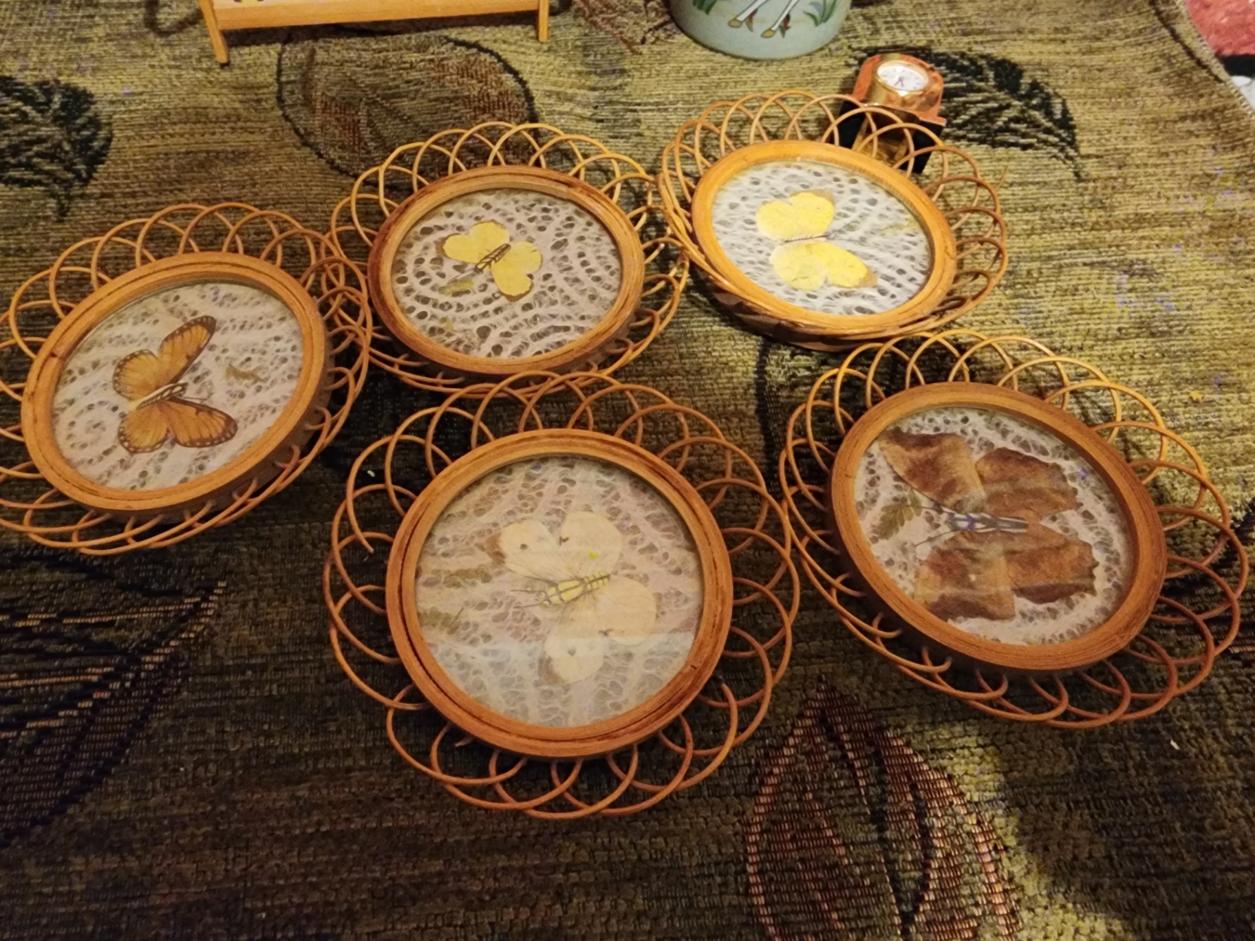 Assorted decorative tableware and small decor items - image 6 of 11
