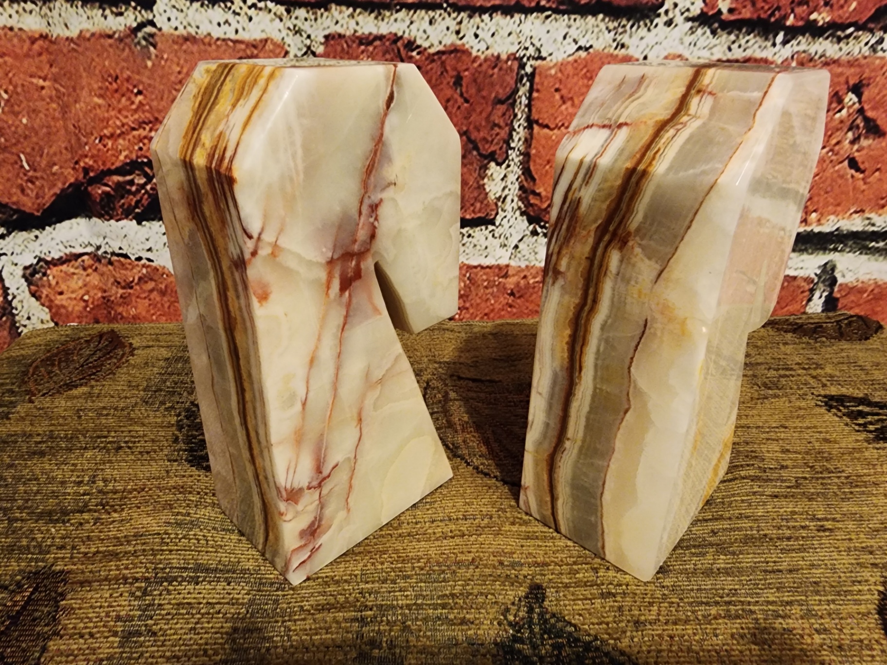Pair of L-shaped stone bookends - image 2 of 7