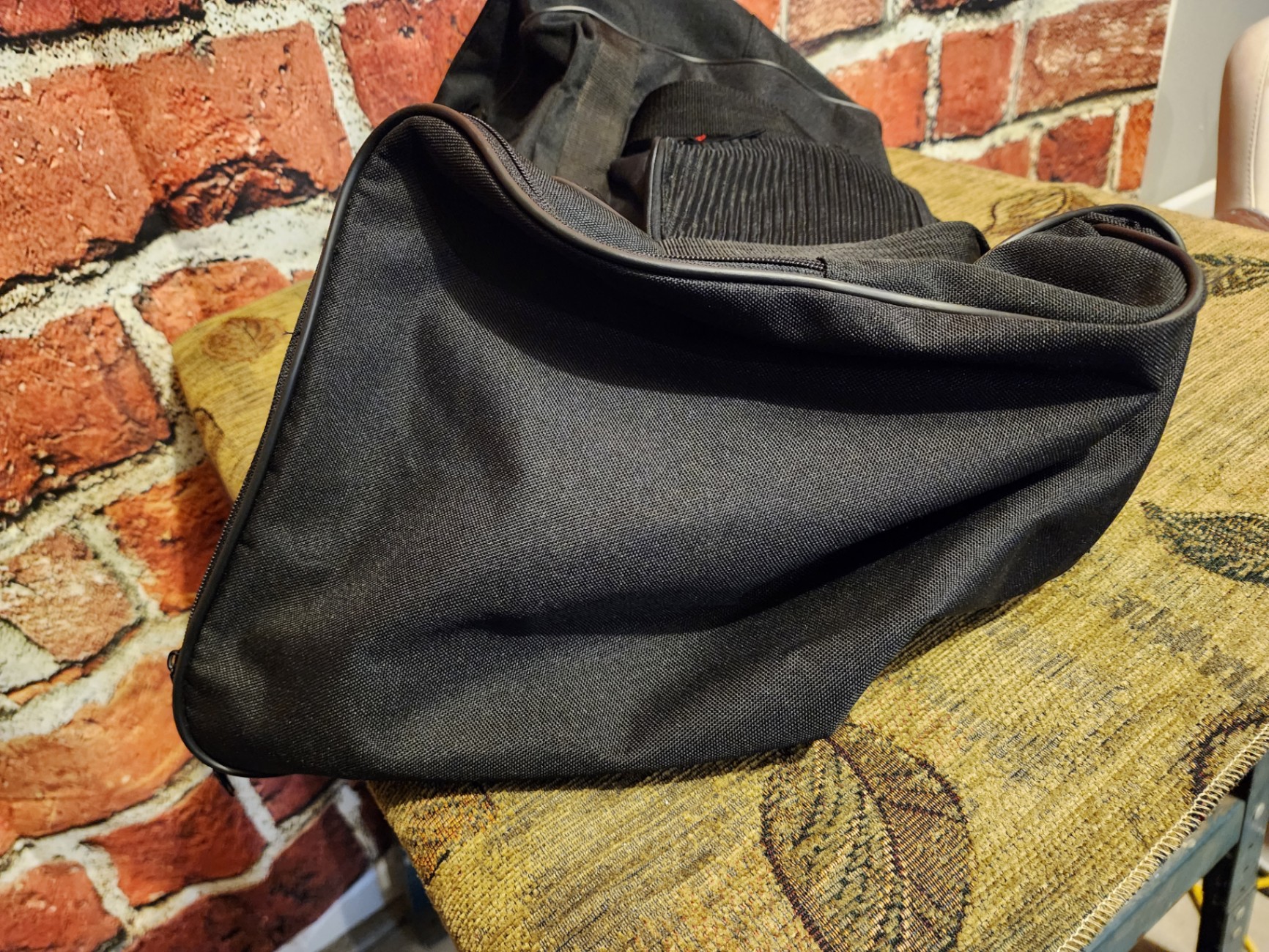 Black duffel bag with multiple pockets - image 3 of 8