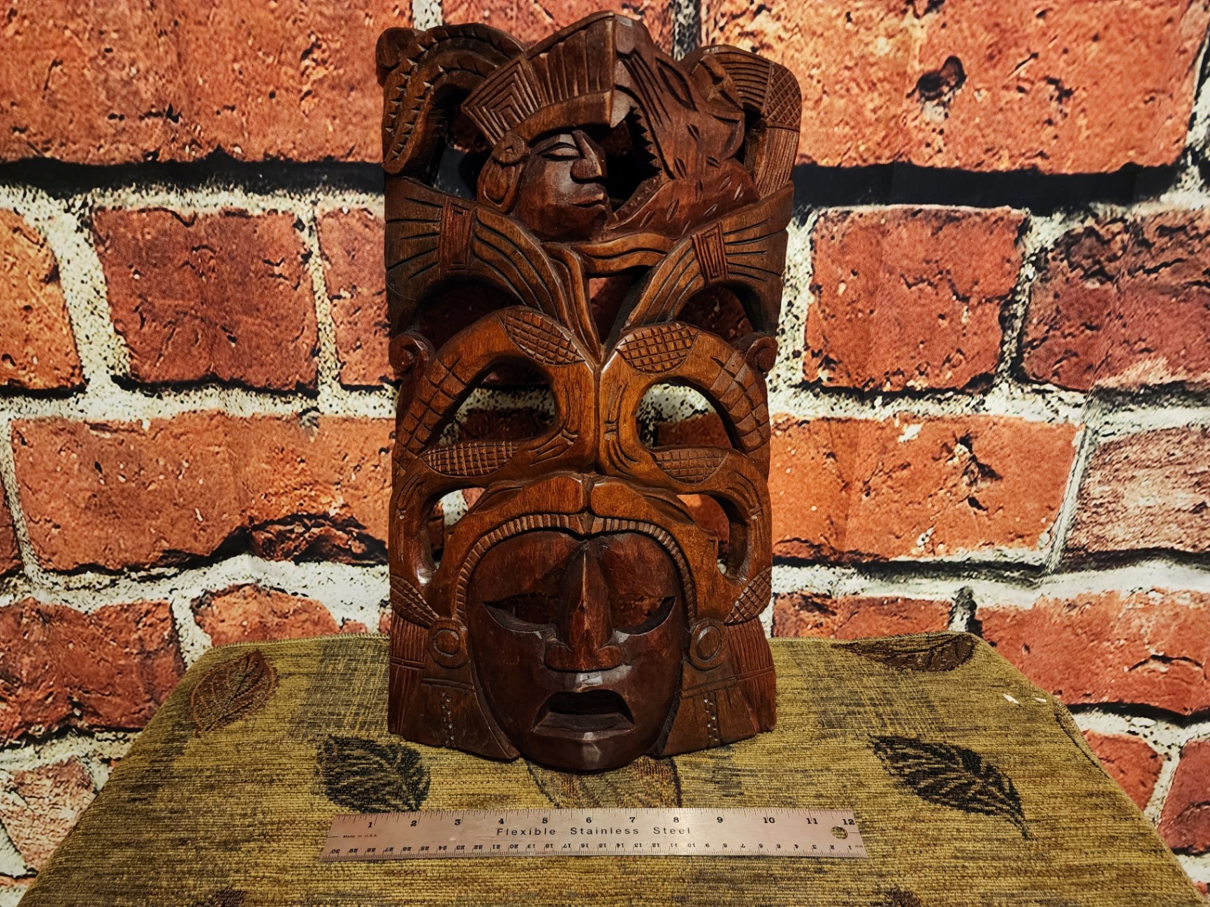 Set of carved wooden decor pieces: flat panel and three-dimensional mask - image 1 of 8