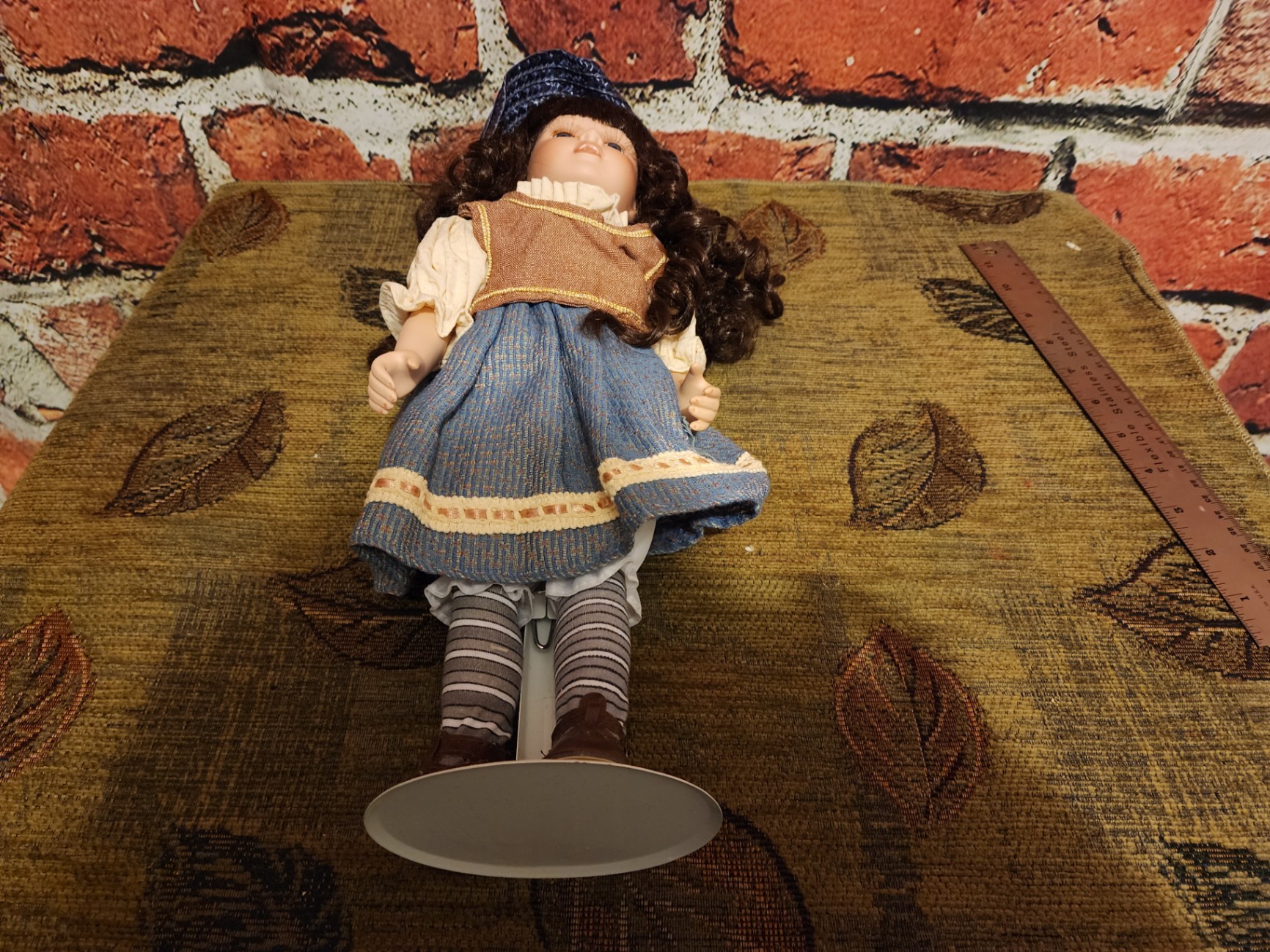 Porcelain doll in The Princess Collection box - image 11 of 11