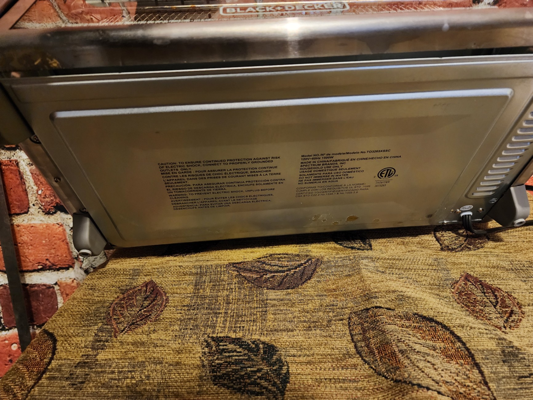 Black+Decker countertop toaster oven - image 9 of 10