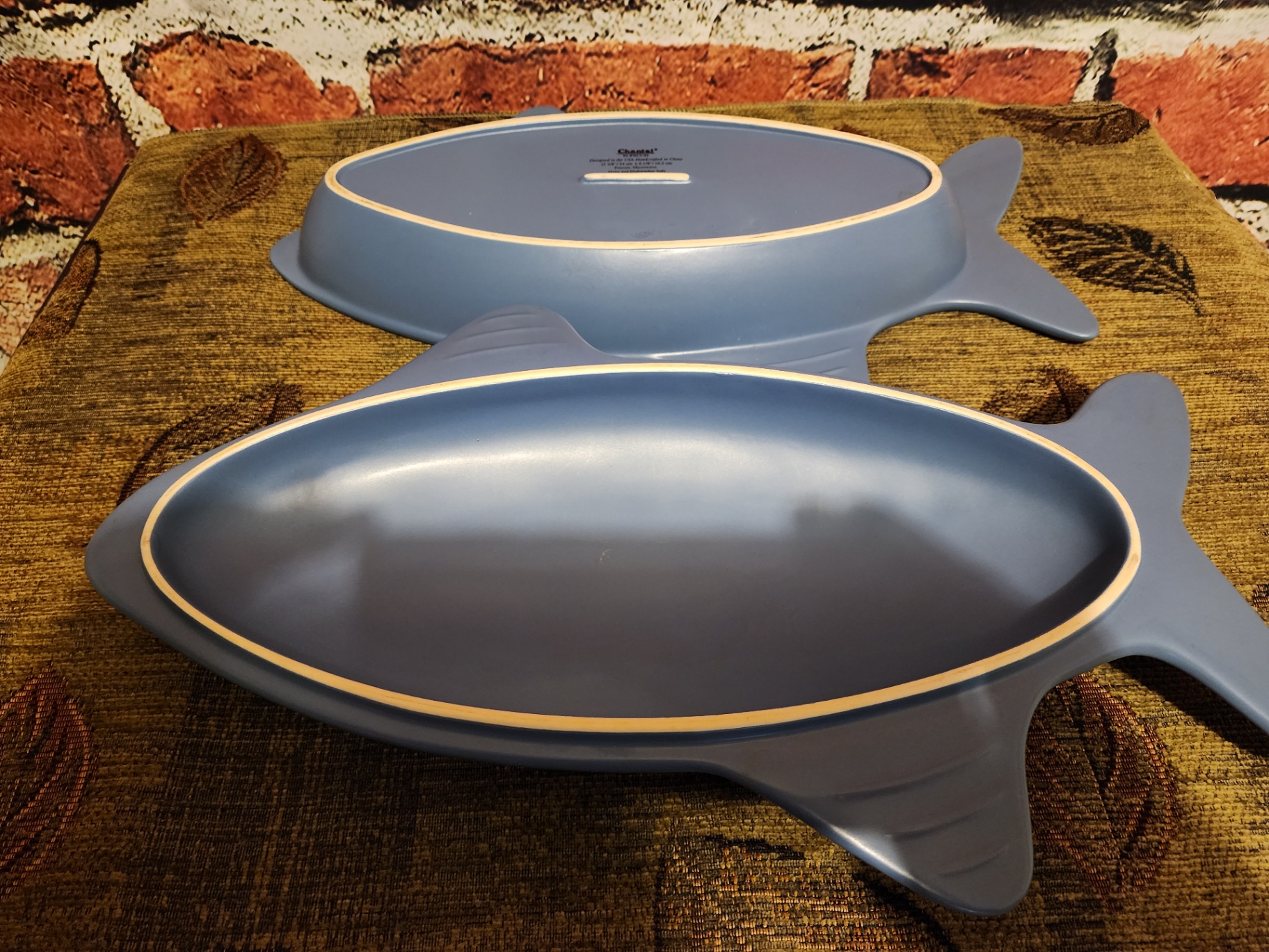 Blue fish-shaped bakeware set - image 4 of 7