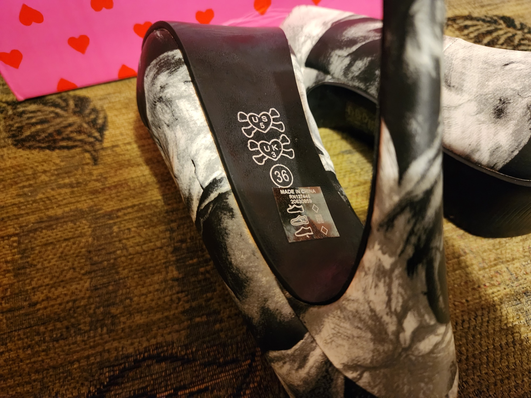 Two pairs of skull-patterned high-heeled shoes with leopard lining - image 5 of 7